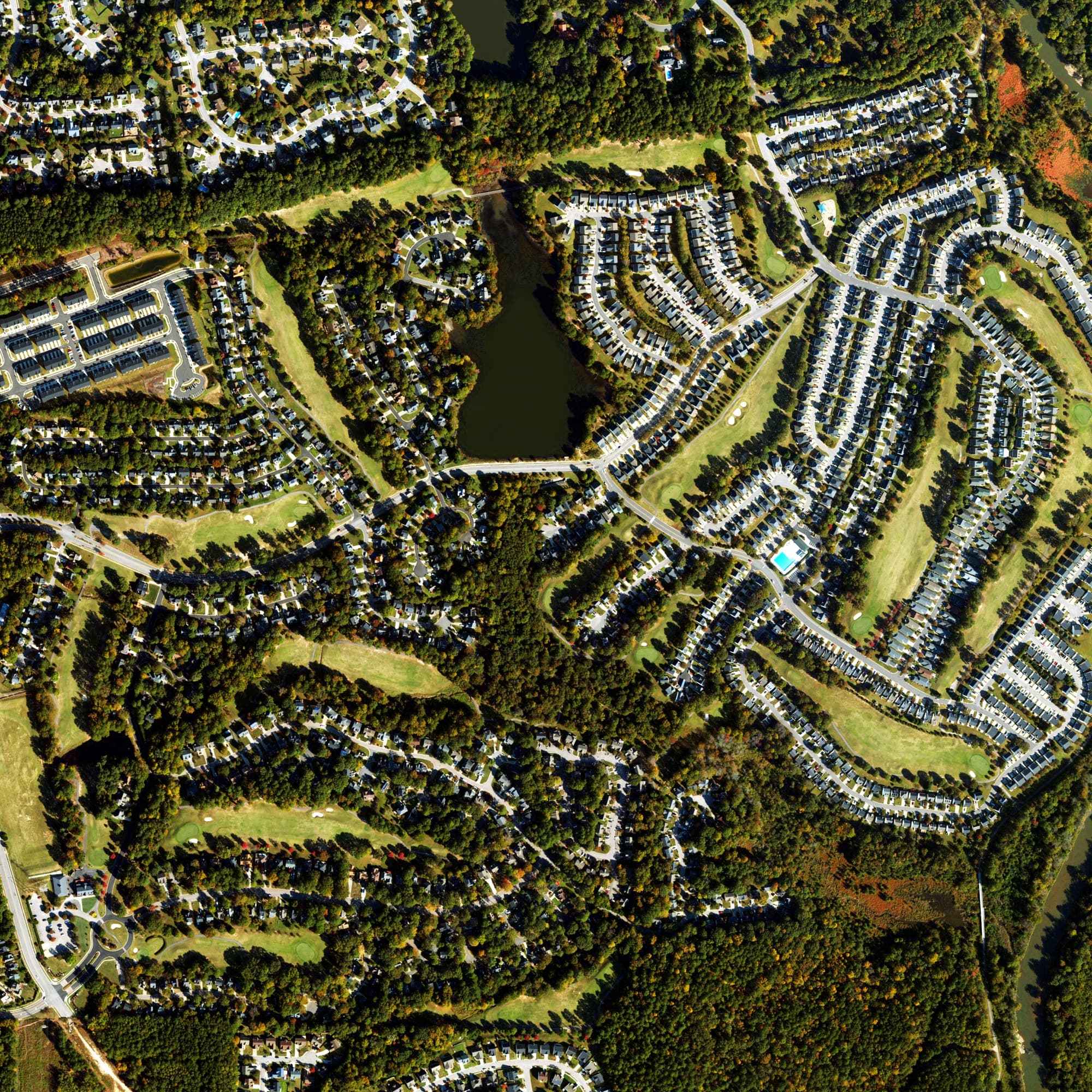 Aerial view of Hedingham Golf Club, NC, with its hole routing marked