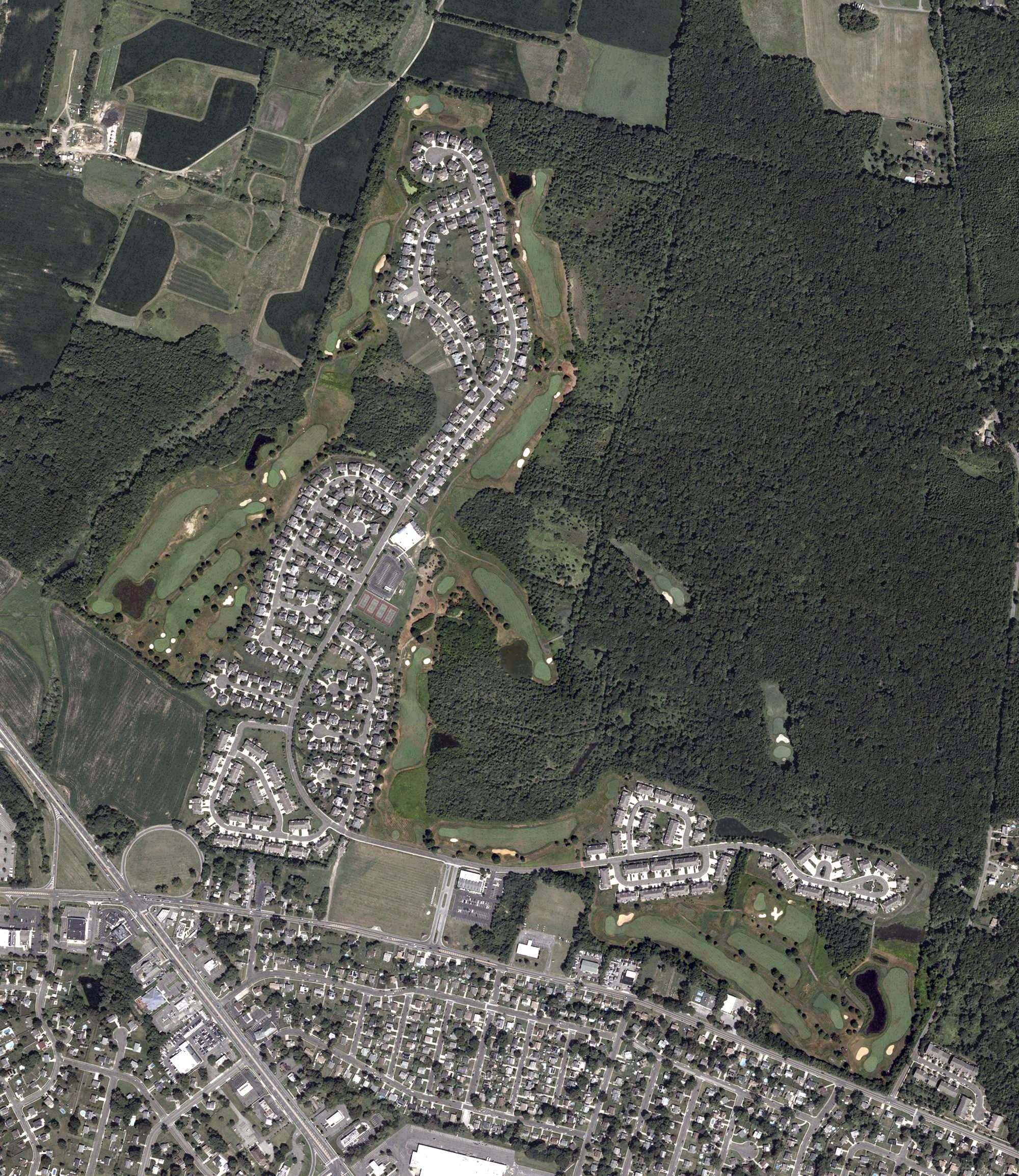 Aerial view of Deerwood Country Club, NJ, with its hole routing marked