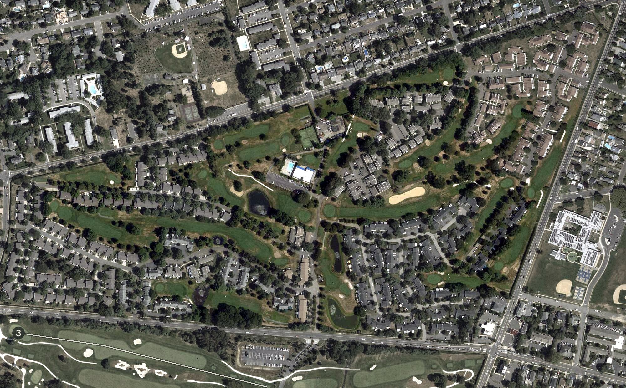 Aerial view of Fairway Mews Golf Club, NJ, with its hole routing marked