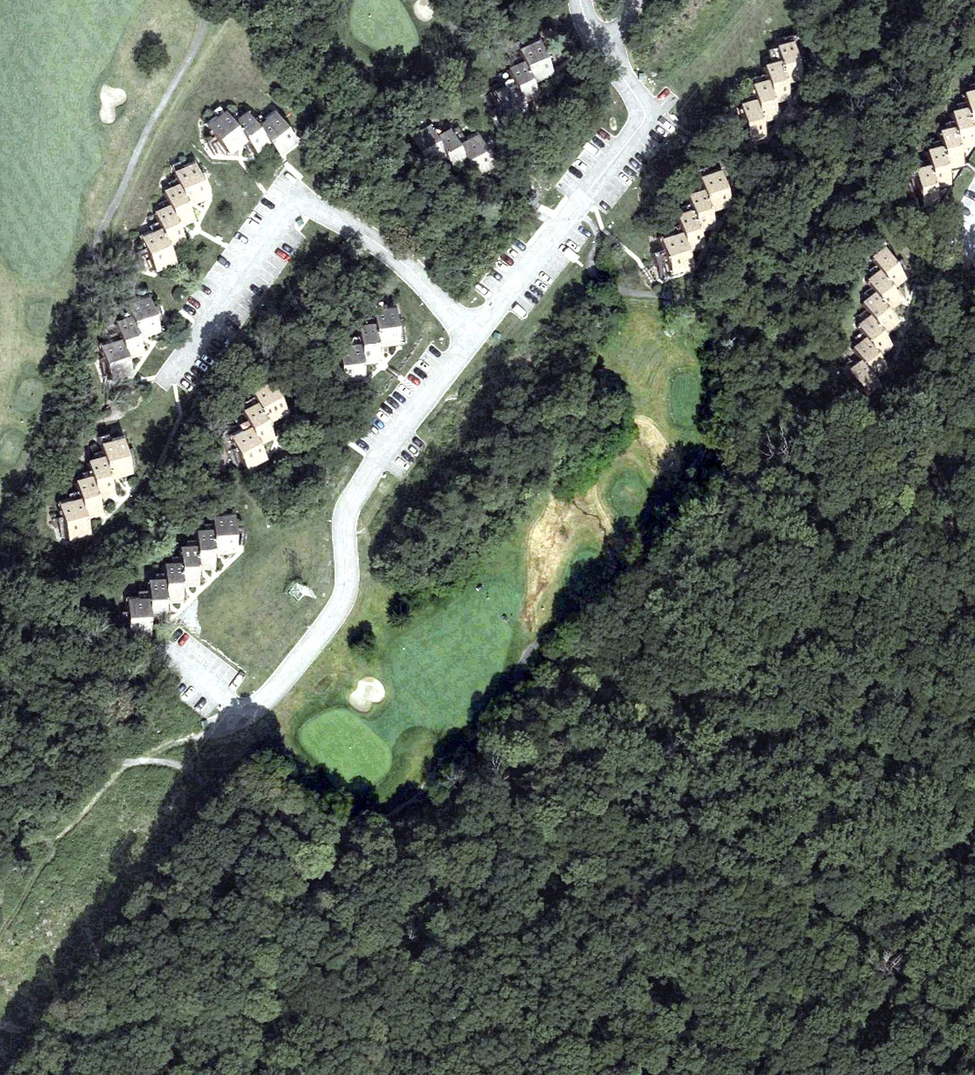 Aerial view of Minerals Family Golf Center, NJ, with its hole routing marked