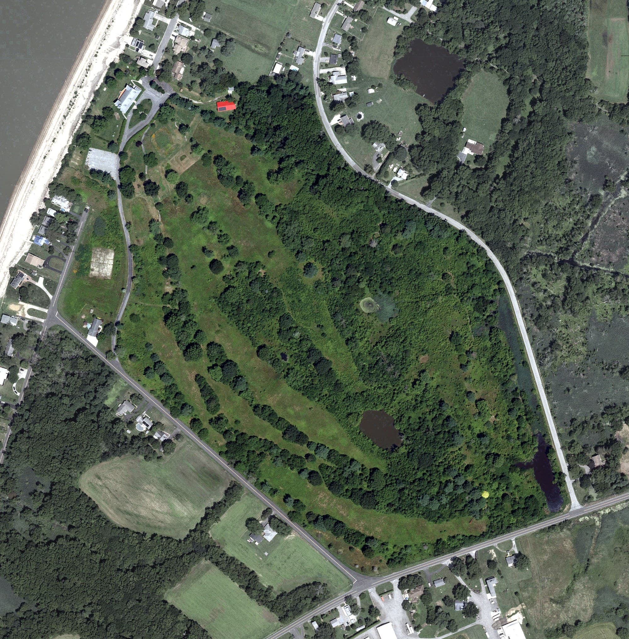 Aerial view of Salem Country Club, NJ, with its hole routing marked