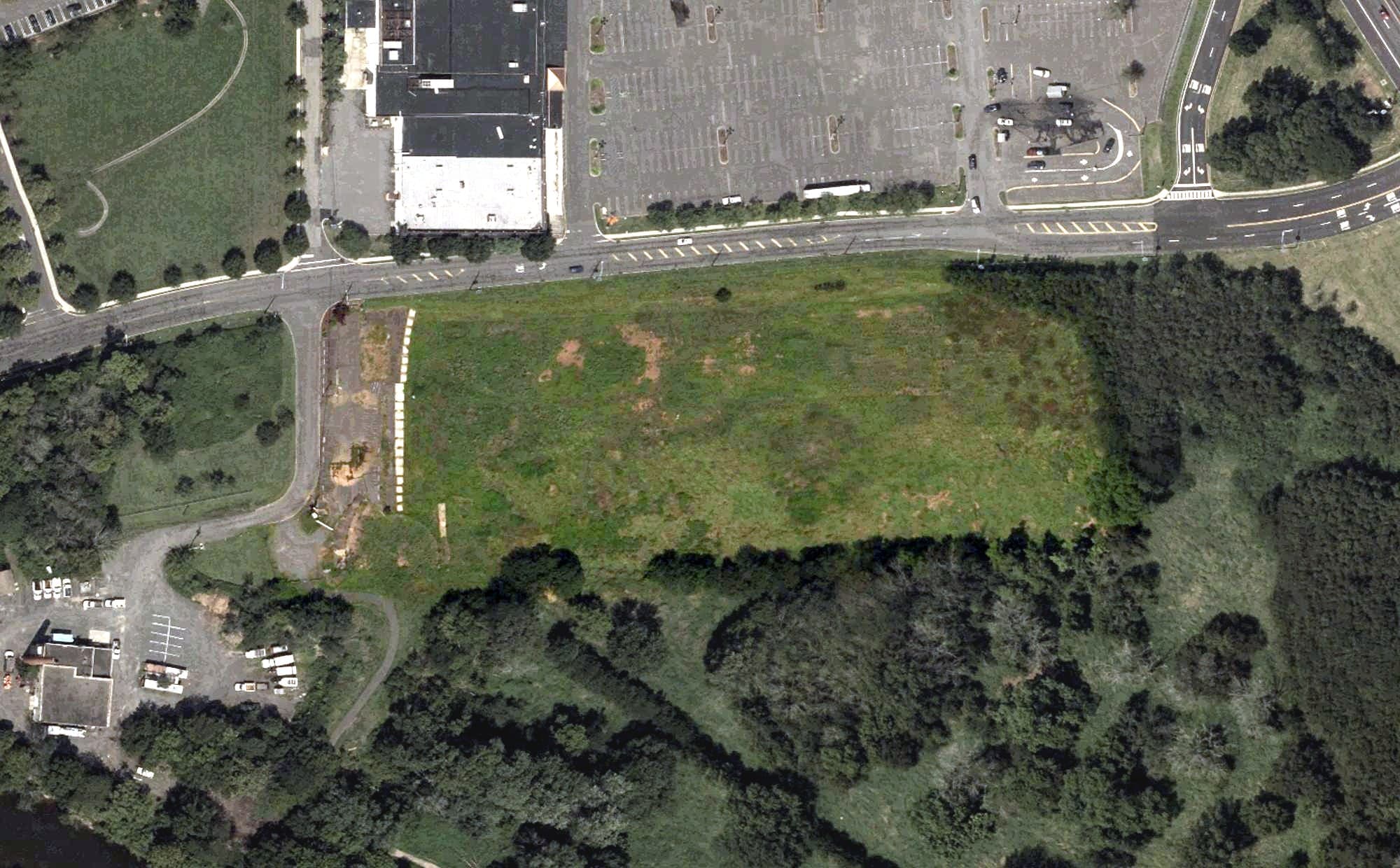Aerial view of Willis Athletics Training Center at Raritan Golf Range, NJ, with its hole routing marked