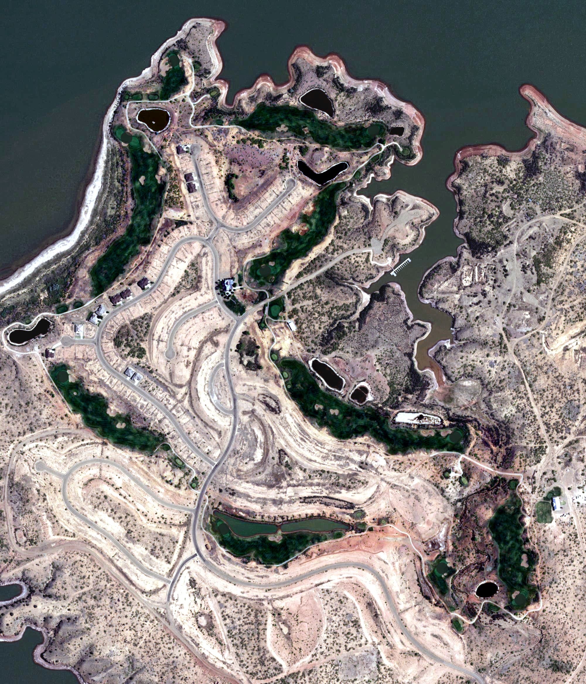 Aerial view of 12 Shores, NM, with its hole routing marked