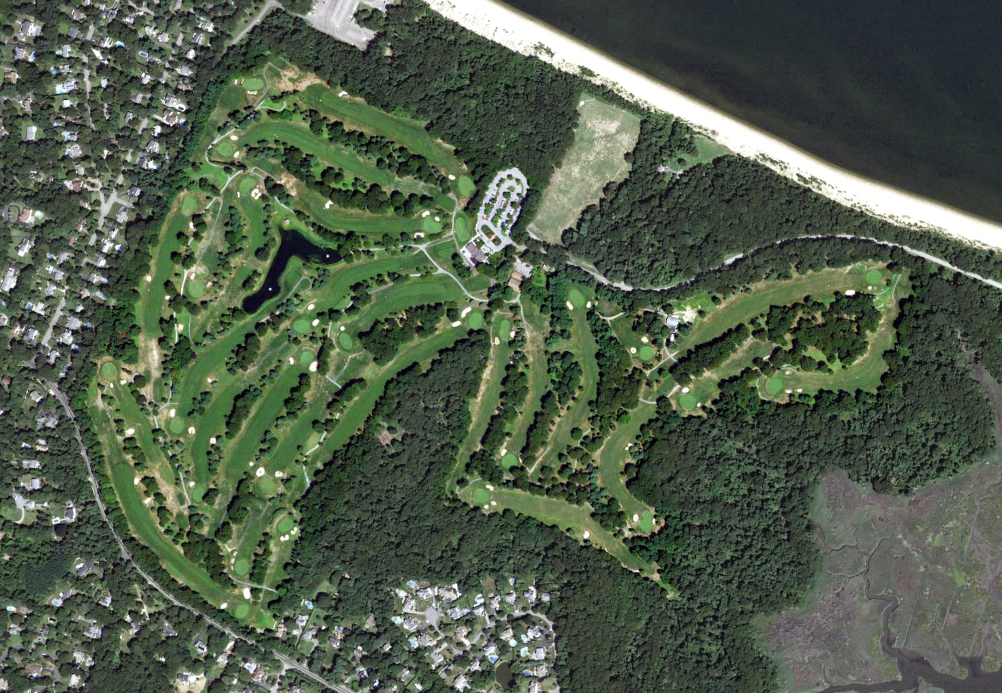 Aerial view of Alfred E. Smith Golf Course, NY, with its hole routing marked