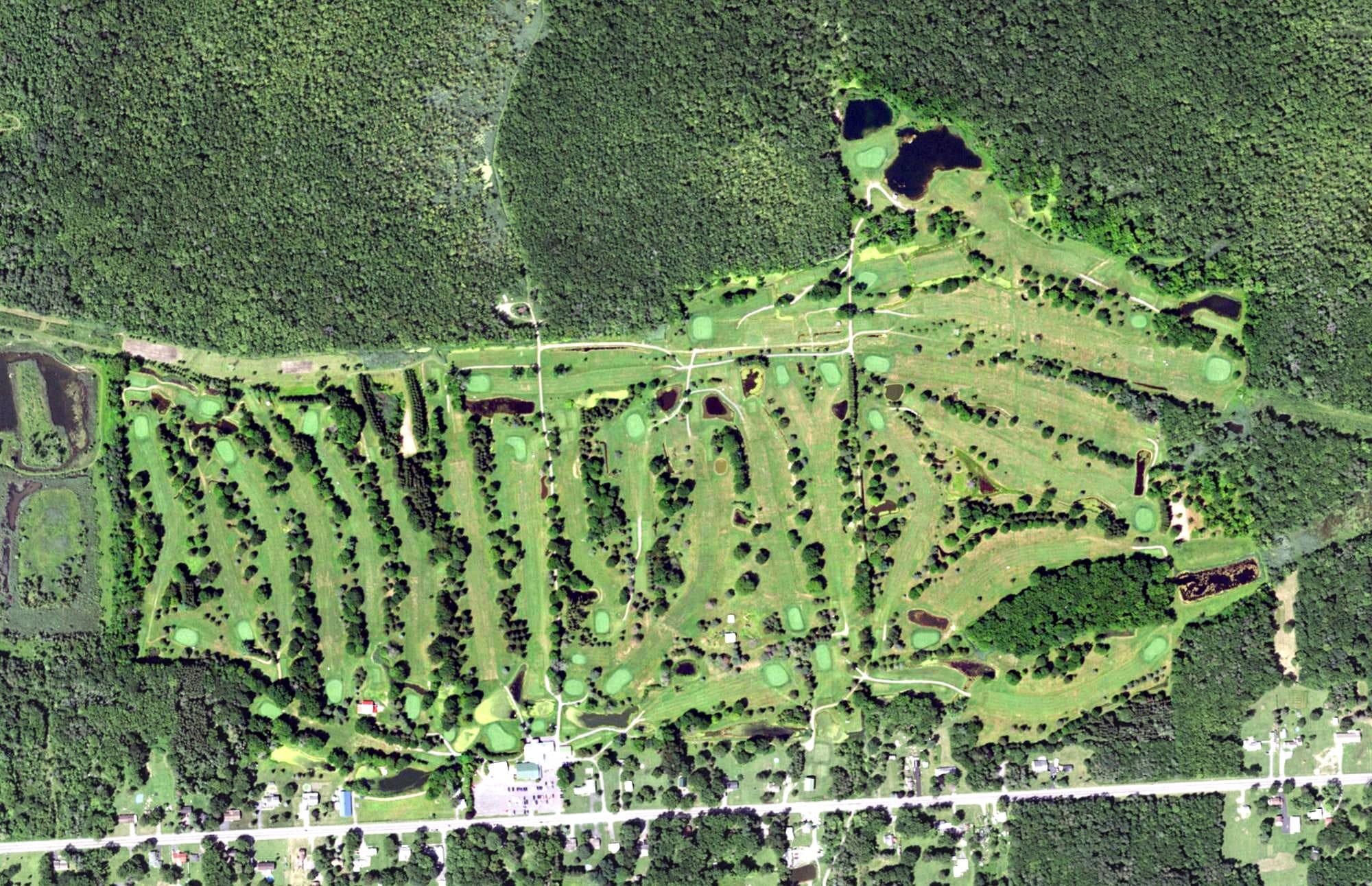 Aerial view of Arrowhead Golf Course, NY, with its hole routing marked
