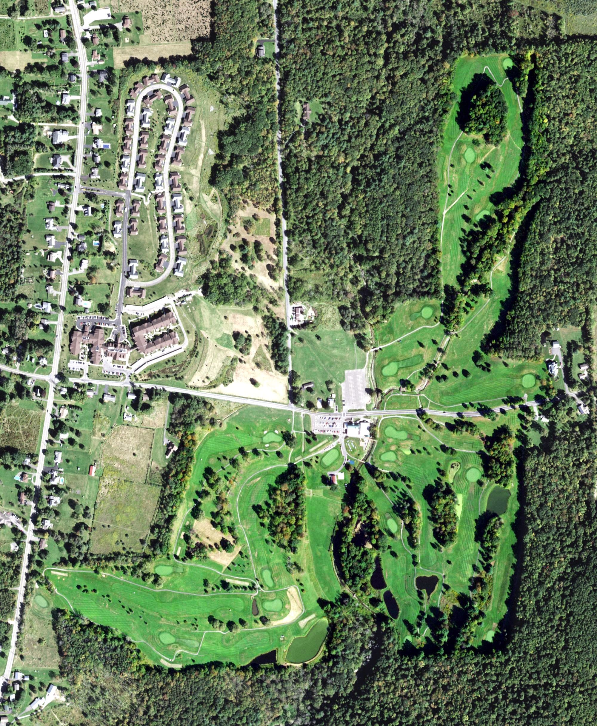 Aerial view of Endwell Greens, NY, with its hole routing marked
