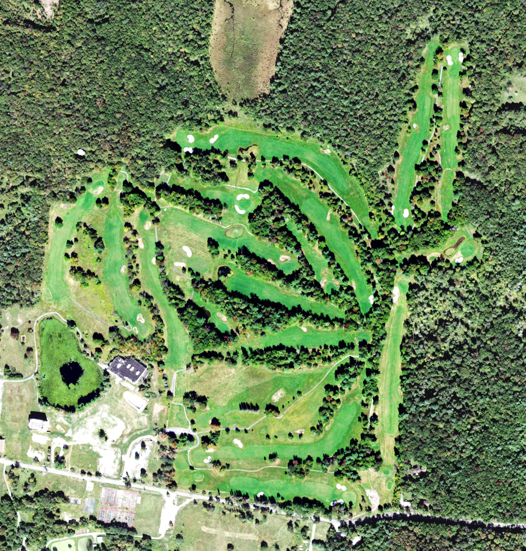 Aerial view of Kutchers Golf Course, NY, with its hole routing marked