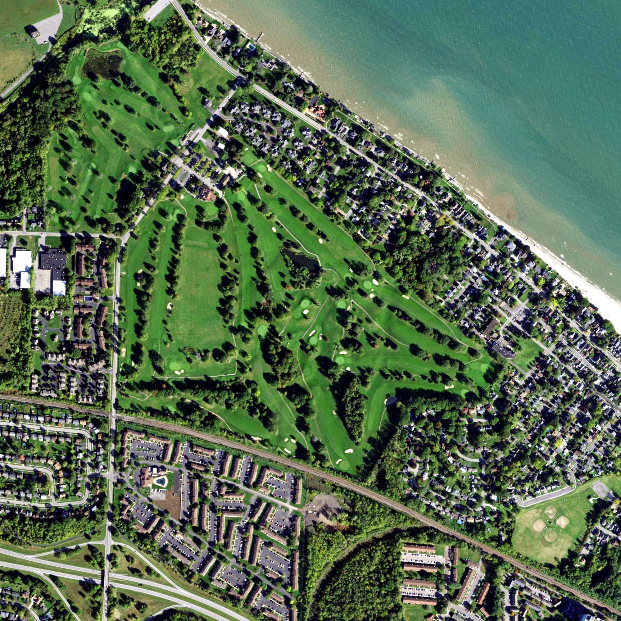 Aerial view of Lake Shore Country Club, NY, with its hole routing marked