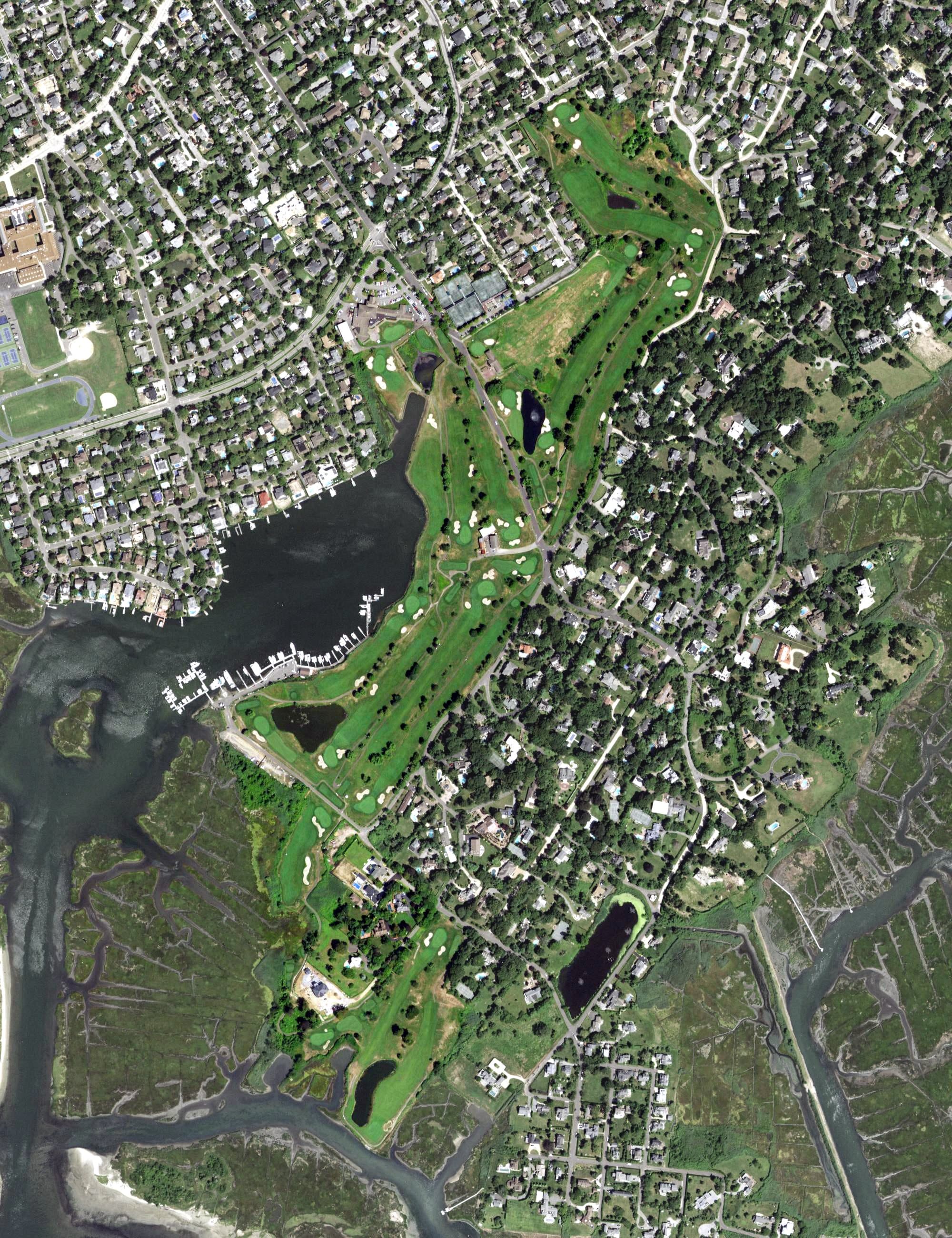 Aerial view of Lawrence Yacht and Country Club, NY, with its hole routing marked