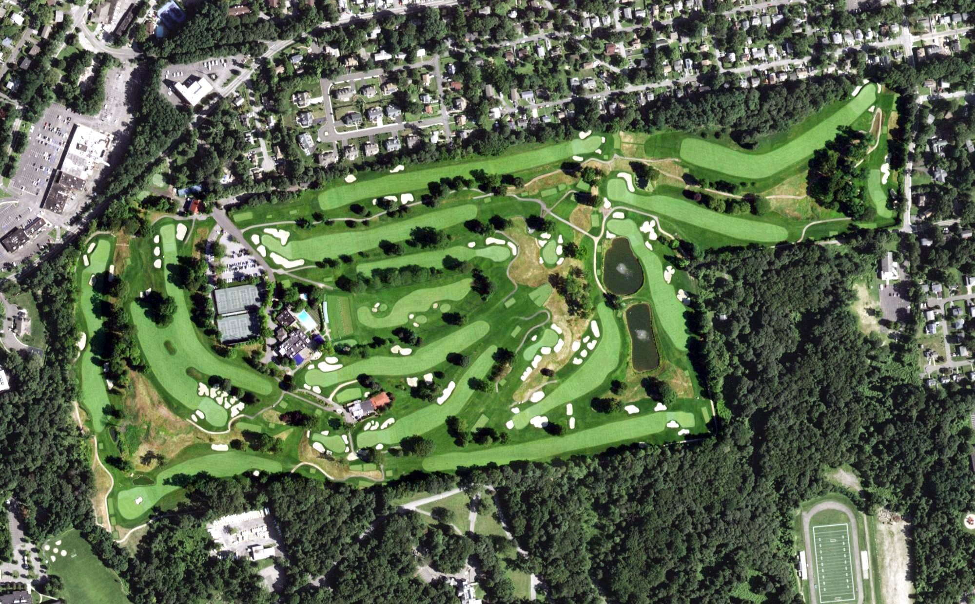 Aerial view of Metropolis Country Club, NY, with its hole routing marked
