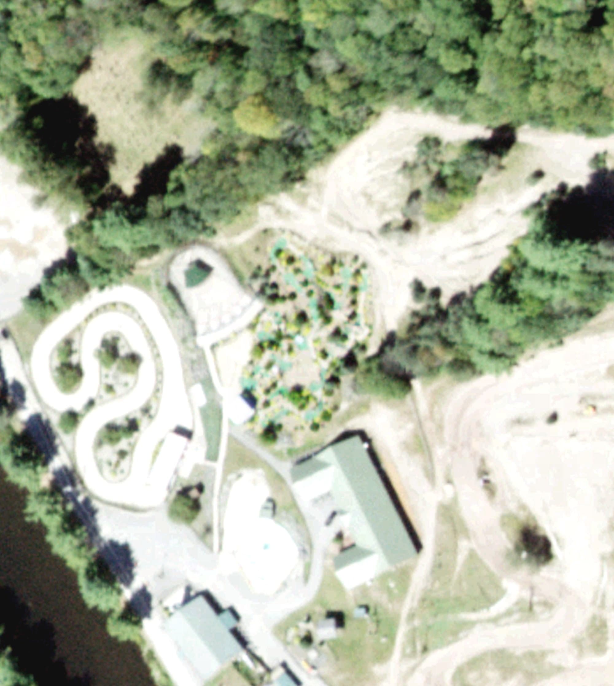 Aerial view of Mini-Golf, NY, with its hole routing marked