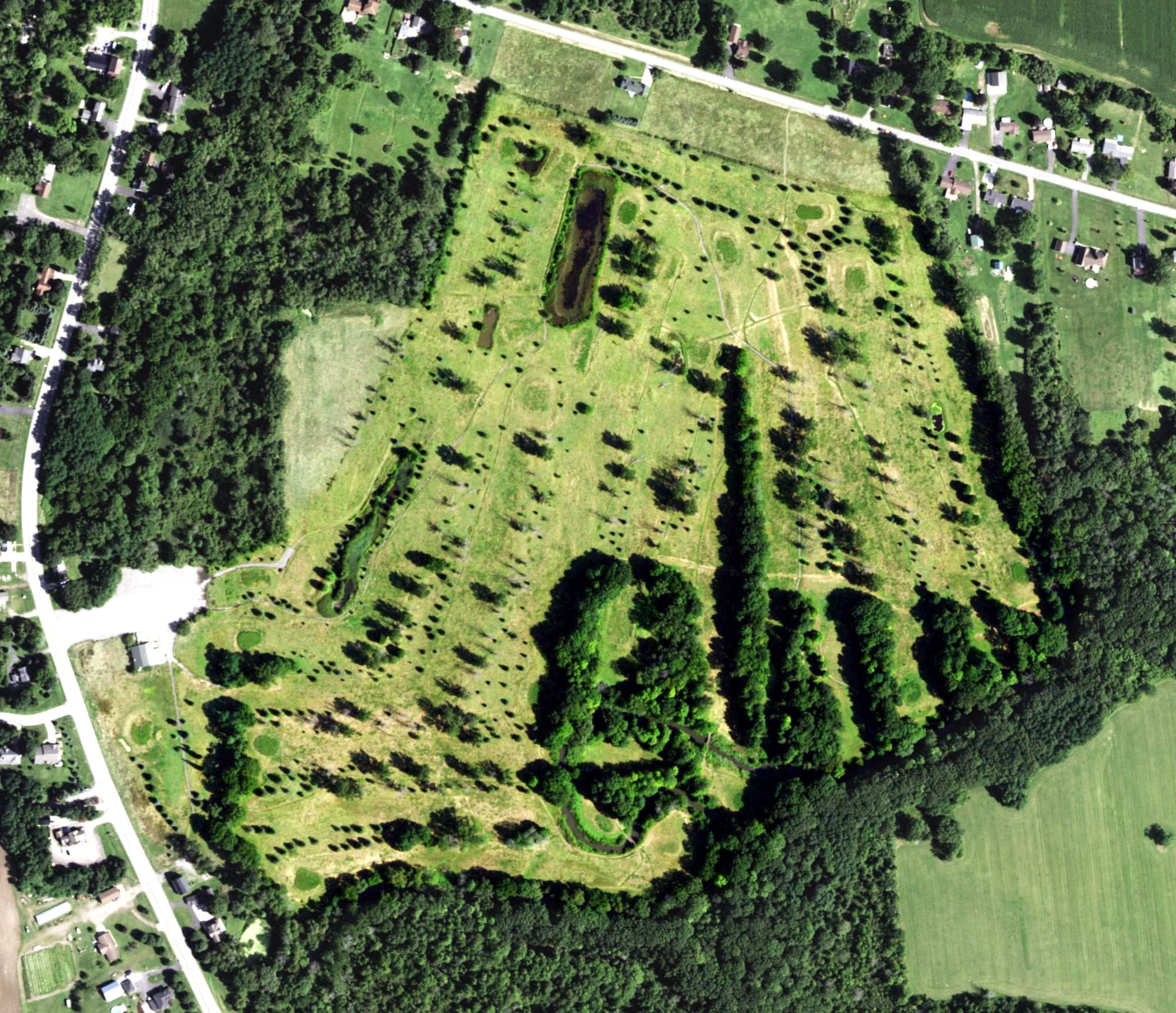 Aerial view of Oak Run Golf Club, NY, with its hole routing marked