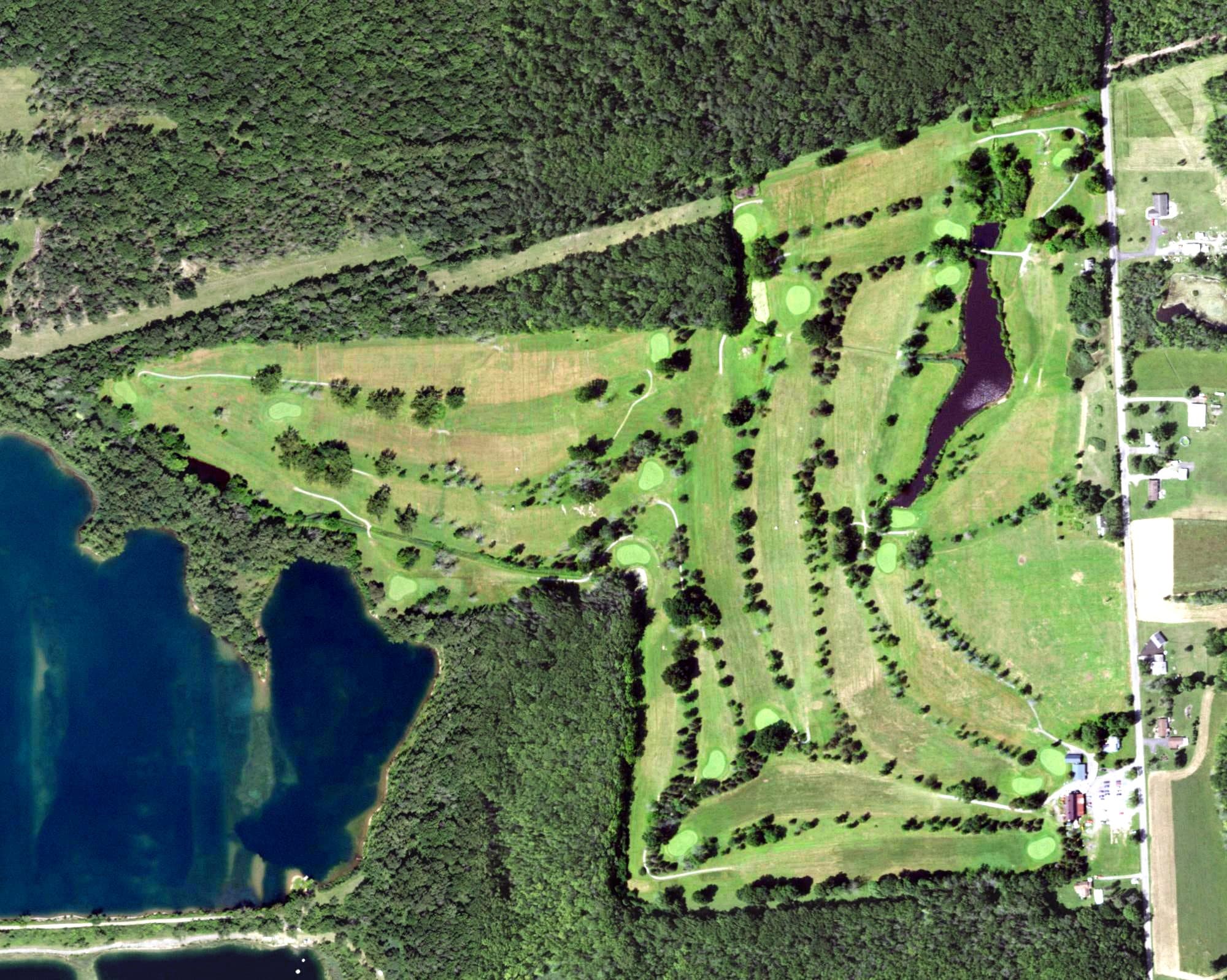 Aerial view of Olde Oak Golf Club, NY, with its hole routing marked