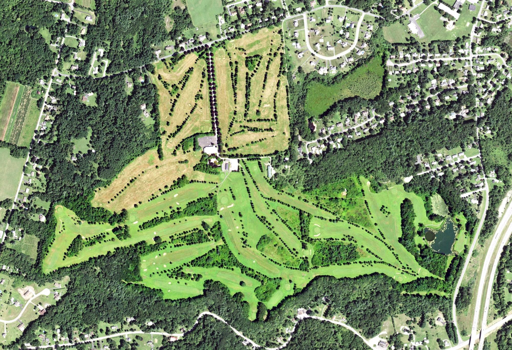 Aerial view of Olde Post Road, NY, with its hole routing marked