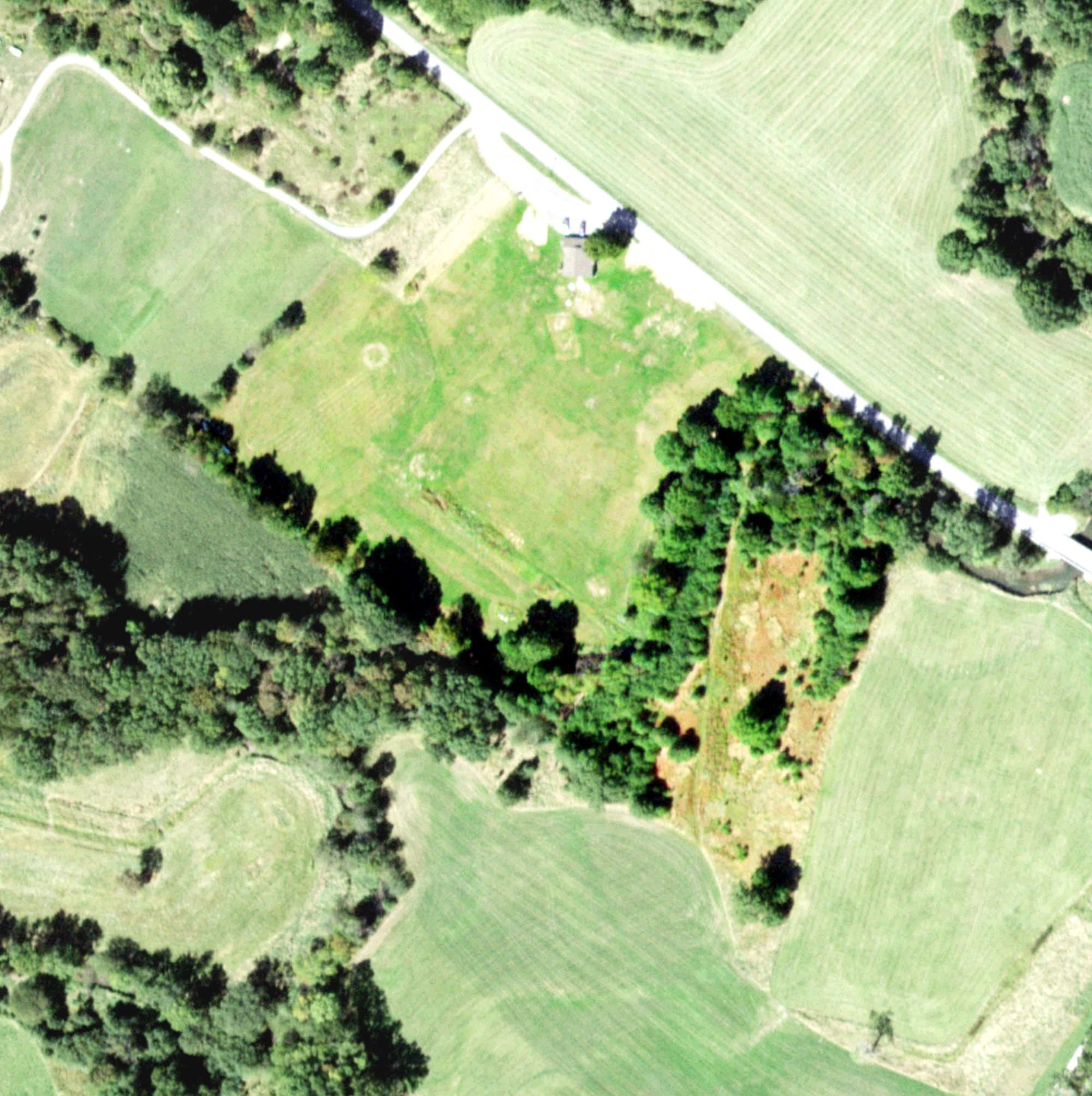 Aerial view of Tamaqua Golf Course, NY, with its hole routing marked
