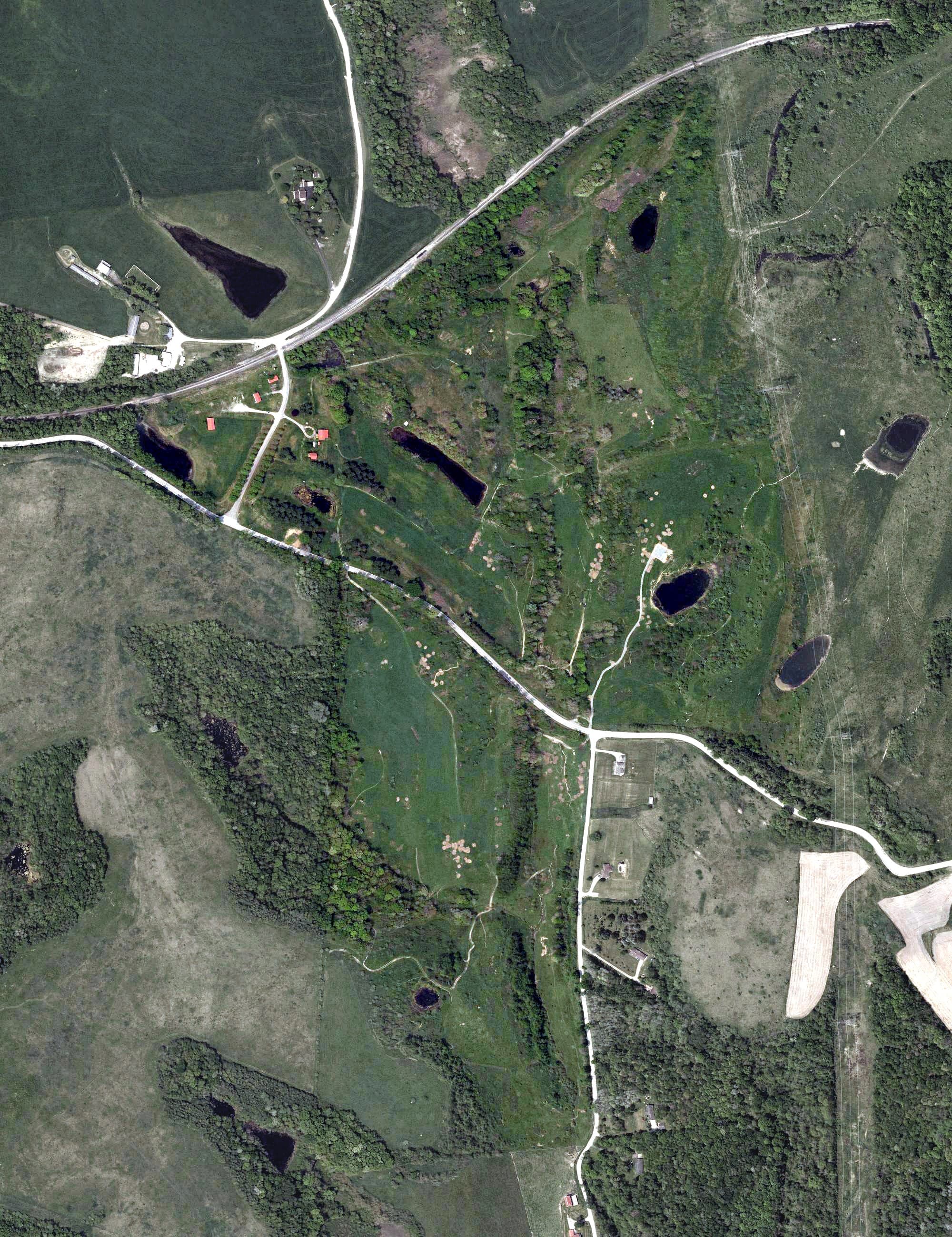 Aerial view of Castle Shannon Golf Course, OH, with its hole routing marked