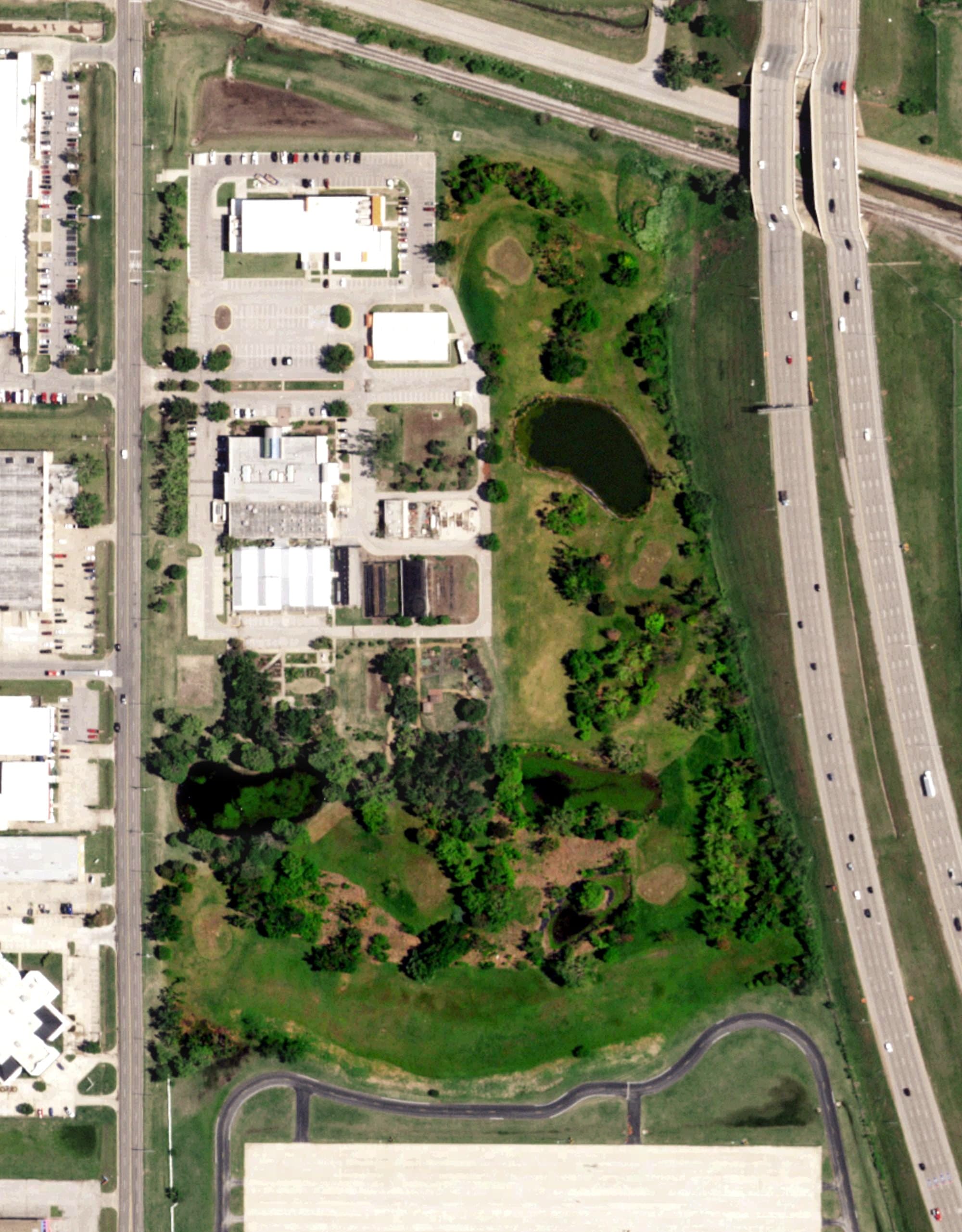 Aerial view of Five-Hole Golf Course, OK, with its hole routing marked