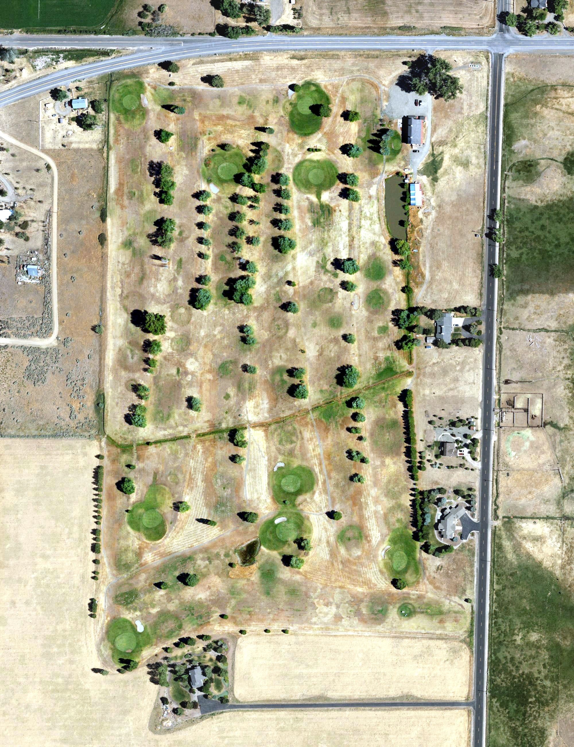 Aerial view of Mark Clark Golf Course, OR, with its hole routing marked