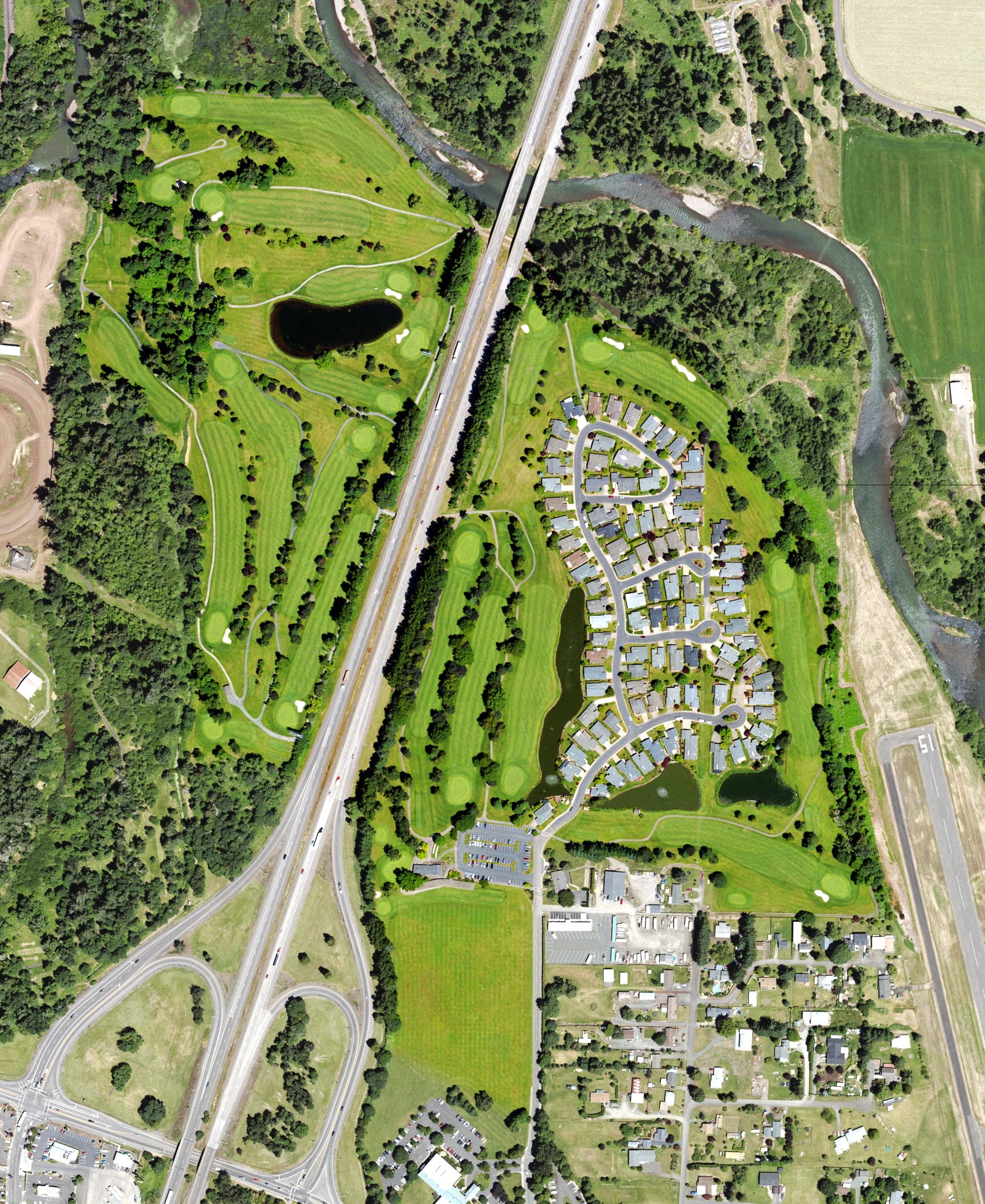 Aerial view of Middlefield Golf Course, OR, with its hole routing marked