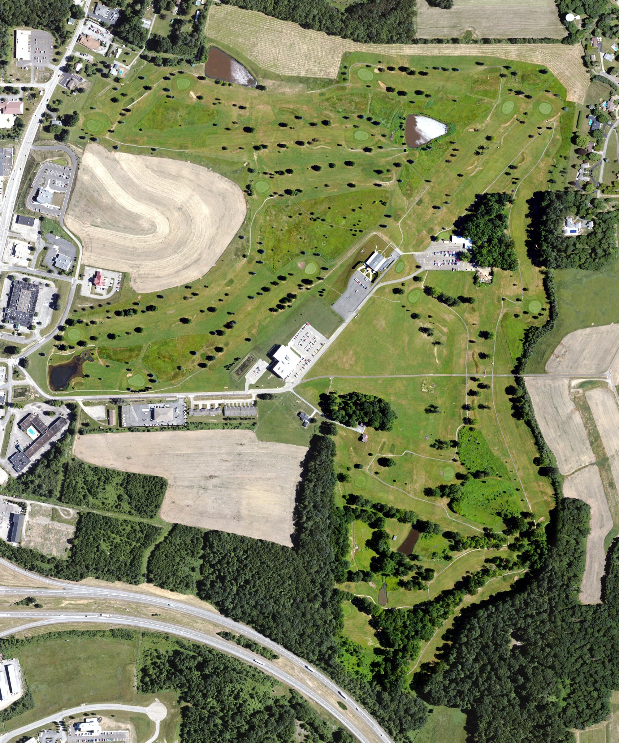 Aerial view of Clarion Oaks, PA, with its hole routing marked