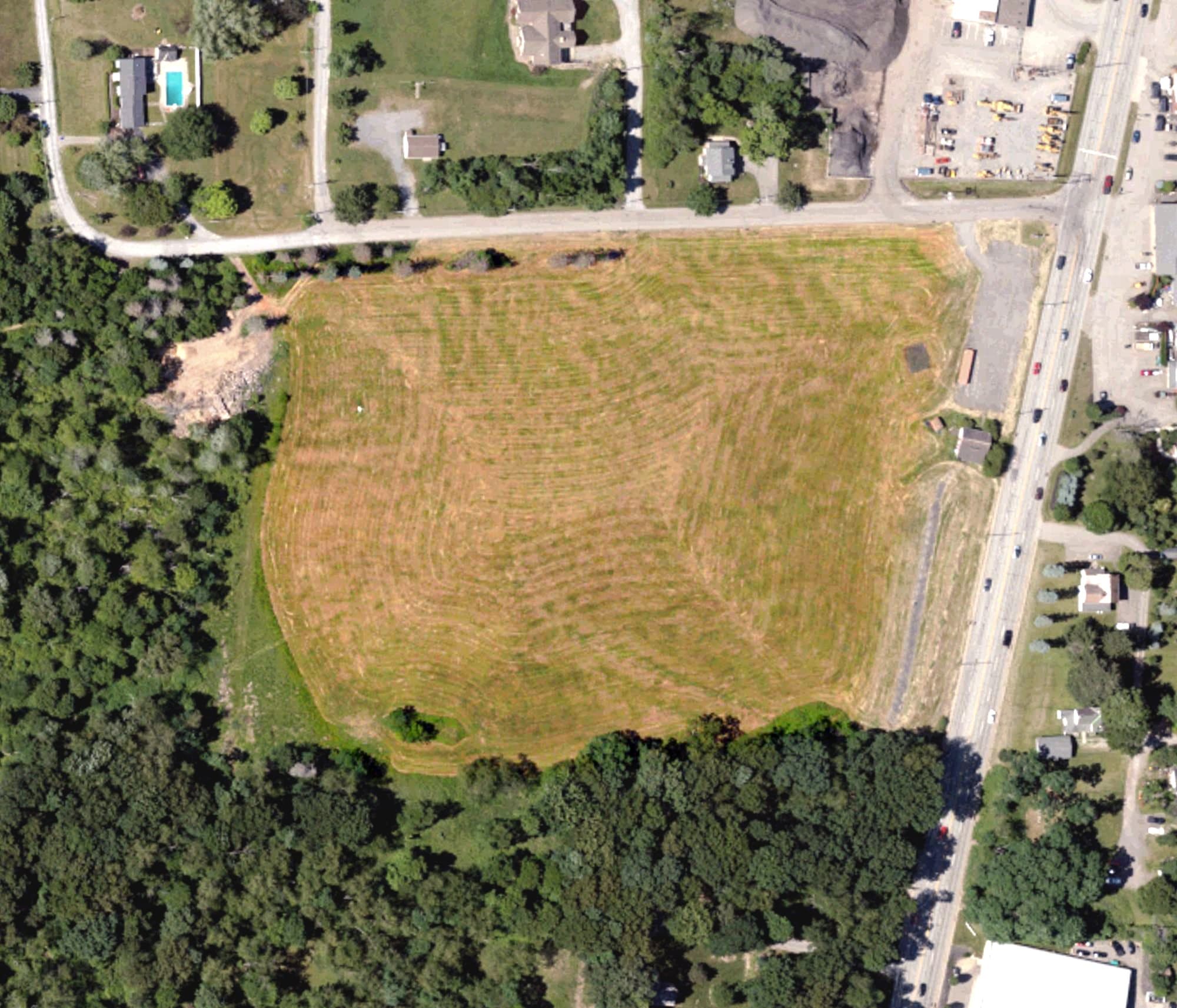 Aerial view of Pittsburgh North Golf Range & School, PA, with its hole routing marked