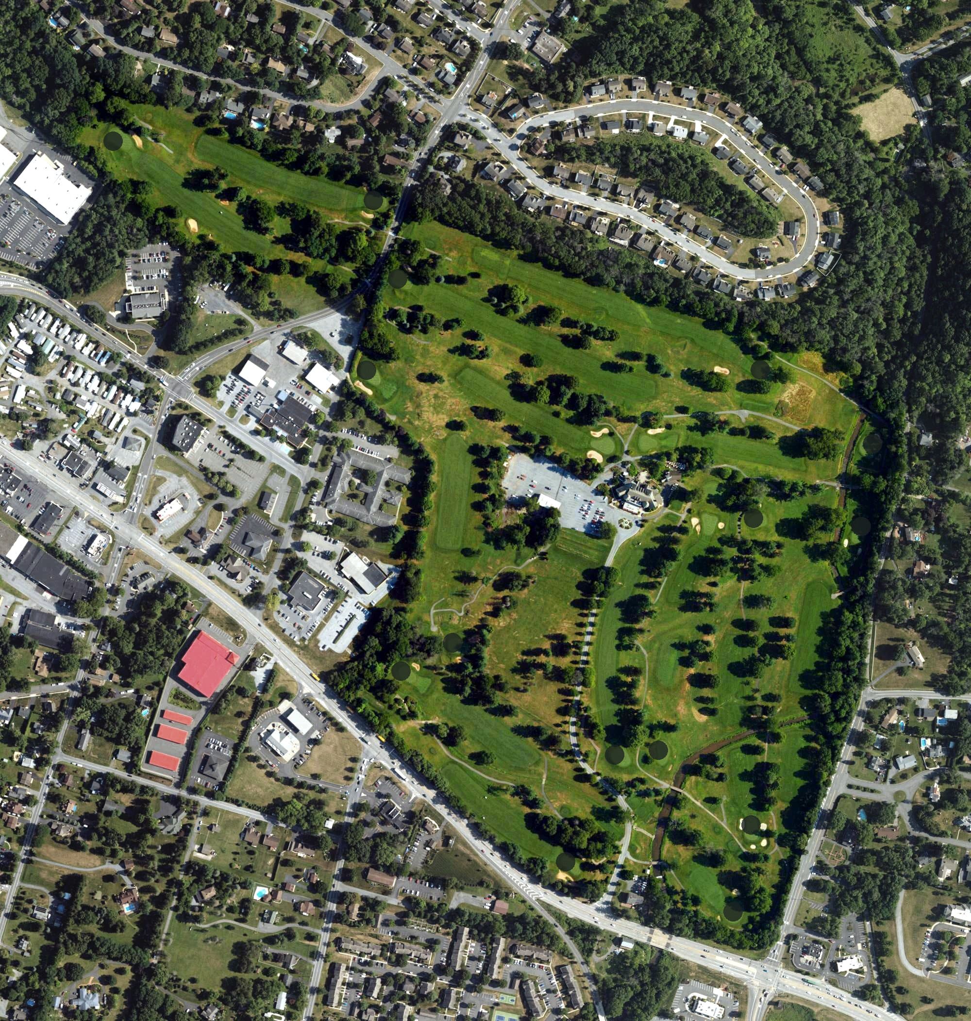 Aerial view of Reading Country Club, PA, with its hole routing marked