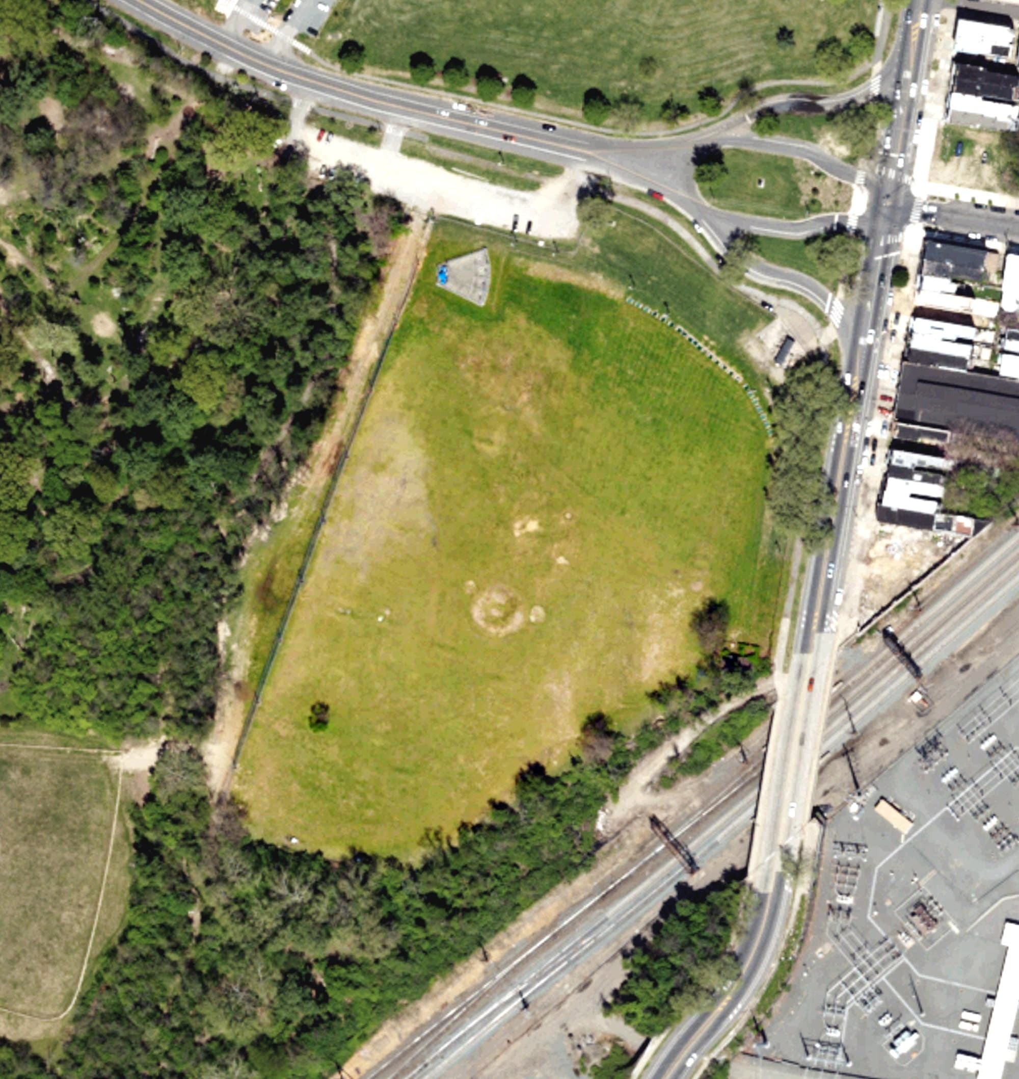 Aerial view of Strawberry Green Driving Range, PA, with its hole routing marked