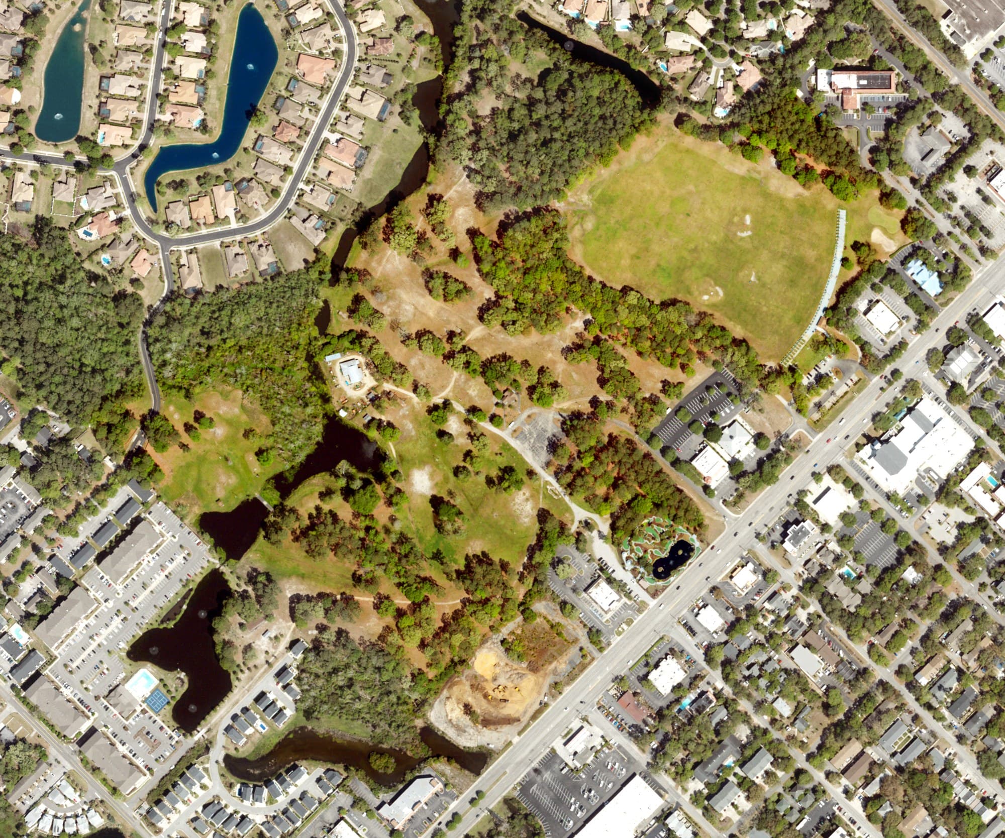 Aerial view of Cane Patch Driving Range, SC, with its hole routing marked