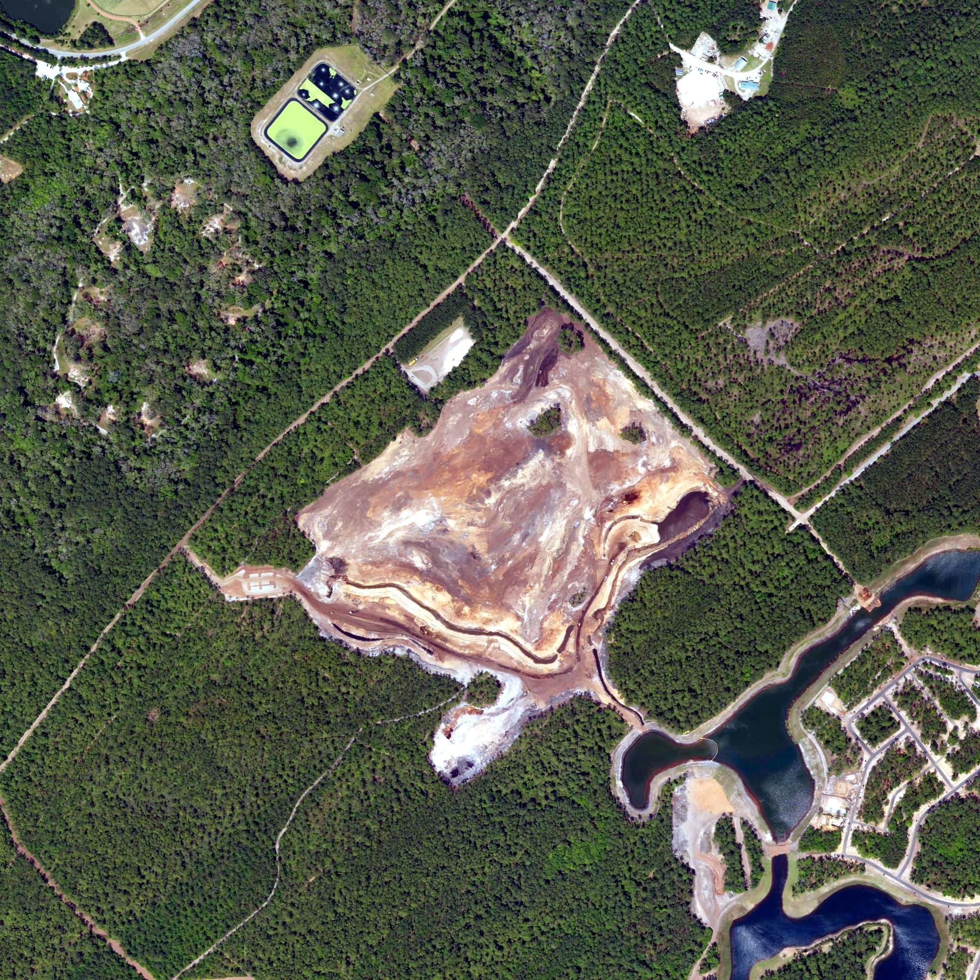 Aerial view of Crossroads Golf Course, SC, with its hole routing marked