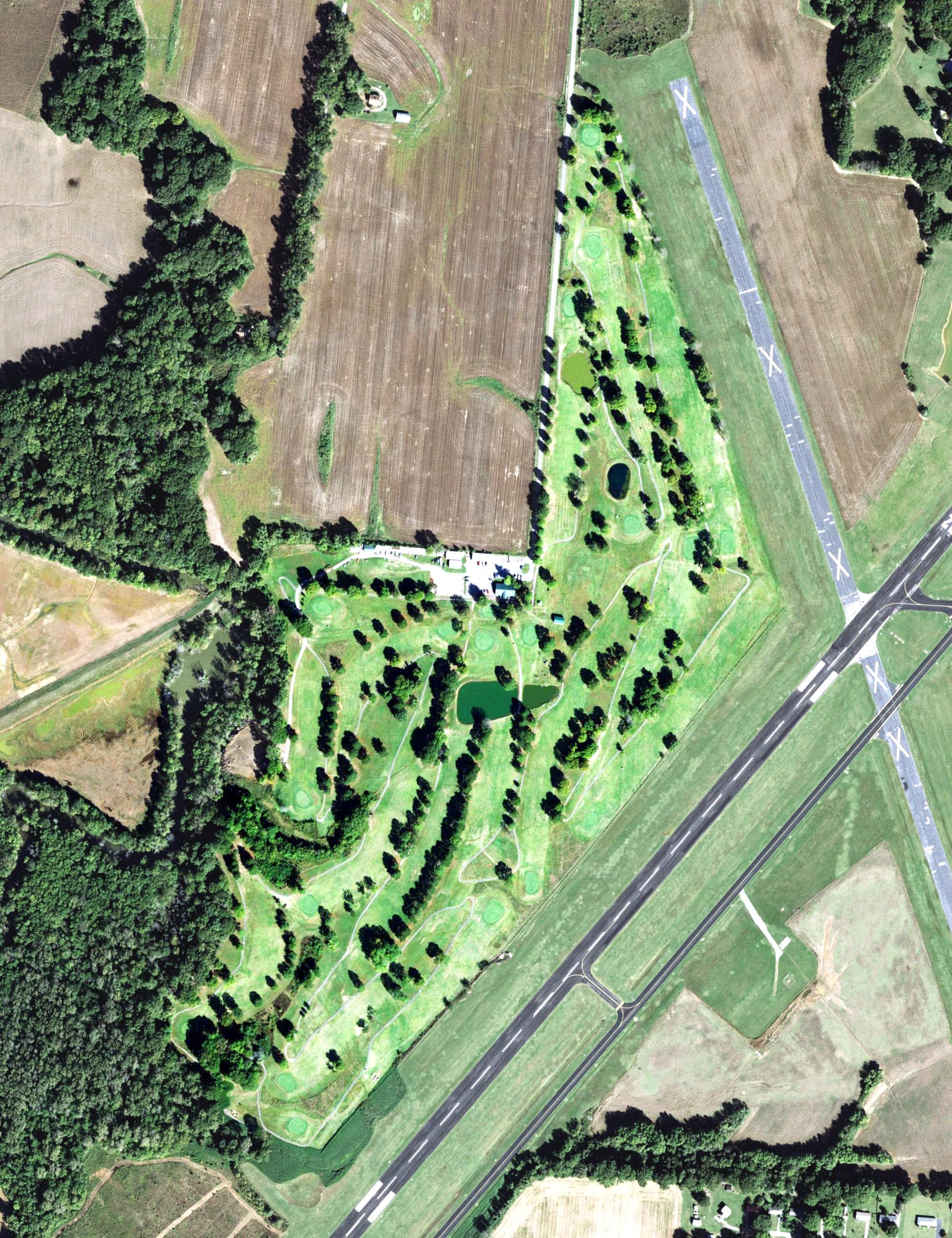 Aerial view of Dyersburg Municipal Golf Course, TN, with its hole routing marked