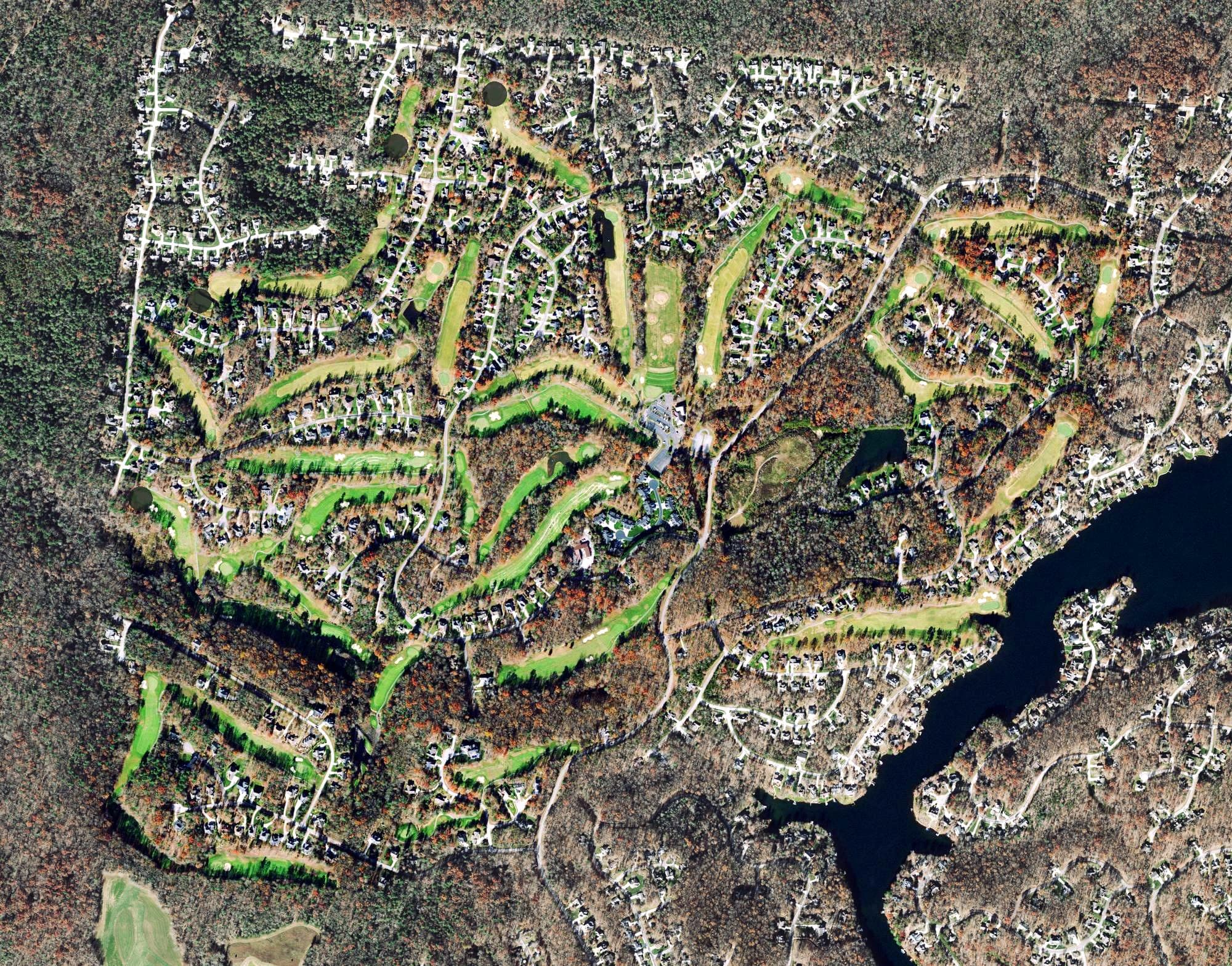 Aerial view of Heatherhurst Golf Club, TN, with its hole routing marked