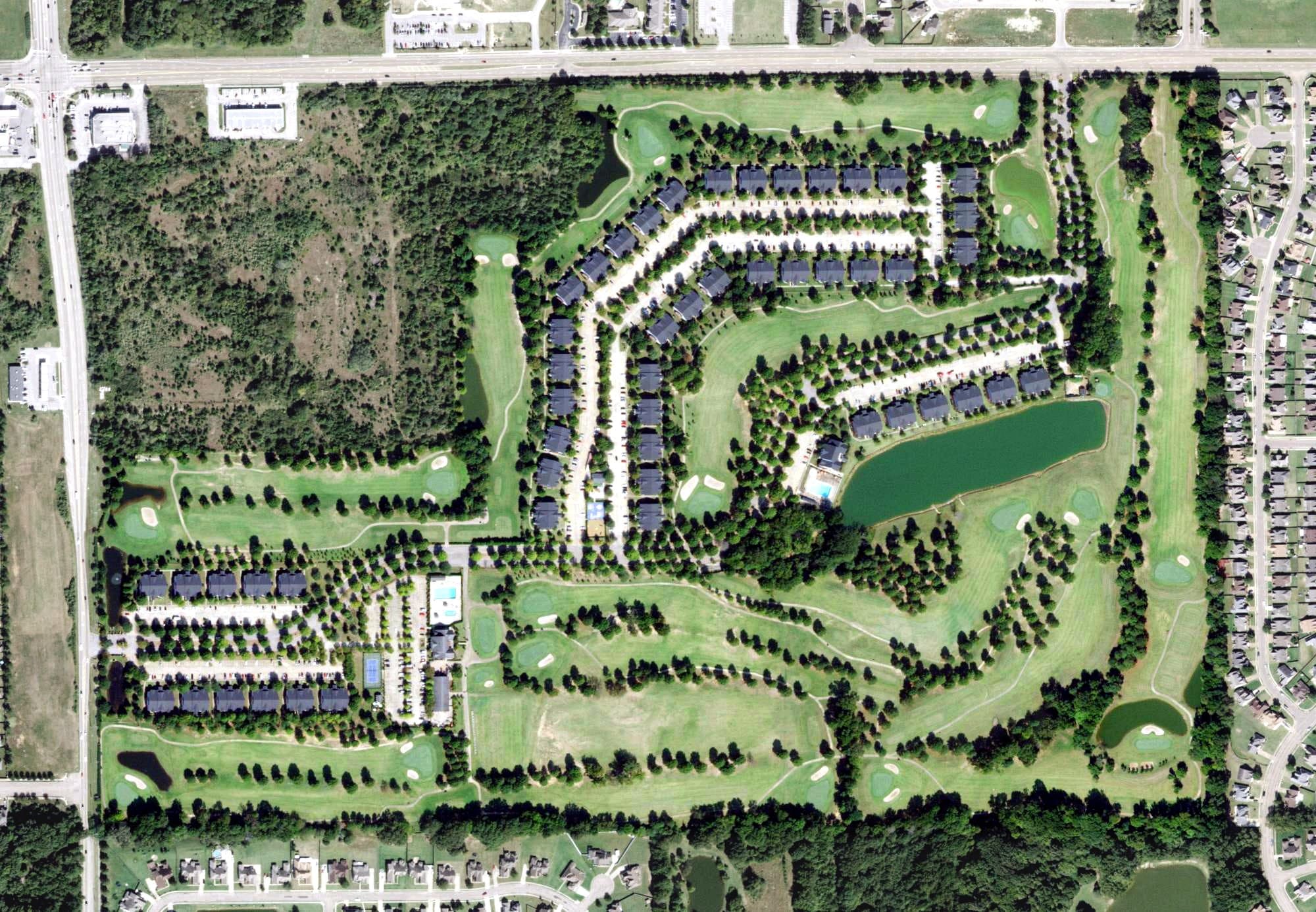 Aerial view of Irene Golf & Country Club, TN, with its hole routing marked