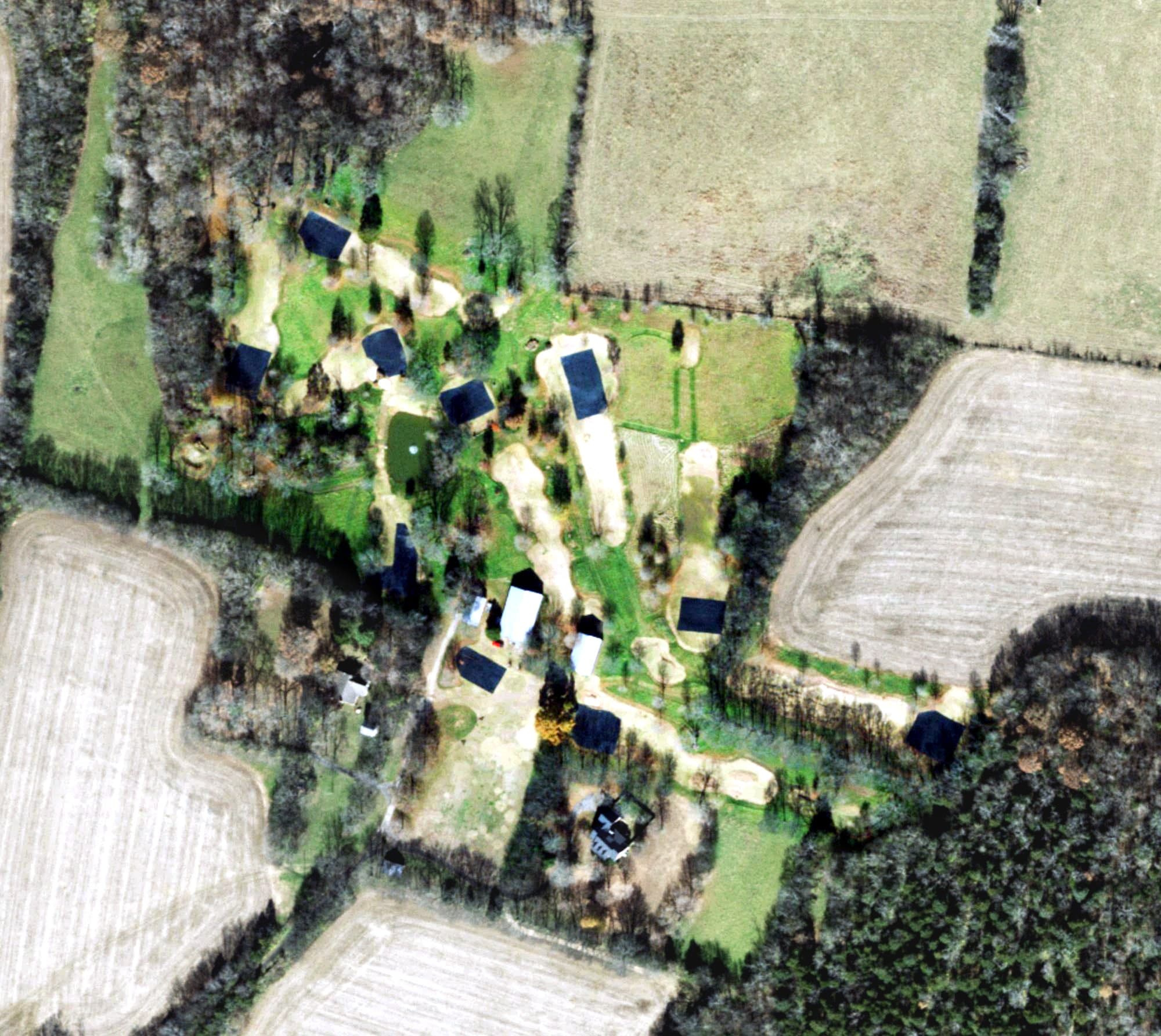 Aerial view of Lightning Bug Golf Course, TN, with its hole routing marked
