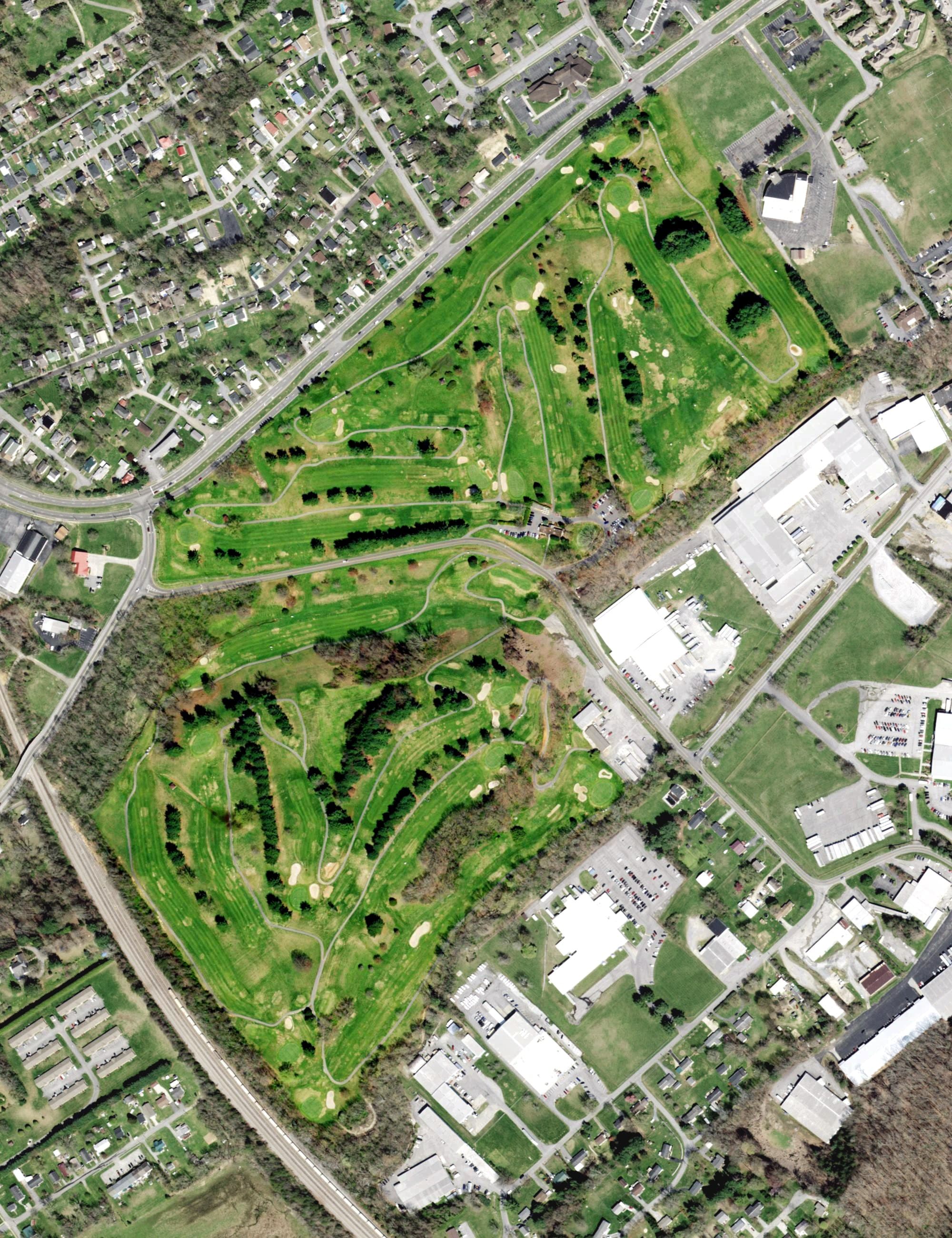 Aerial view of Pine Oaks Golf Club, TN, with its hole routing marked