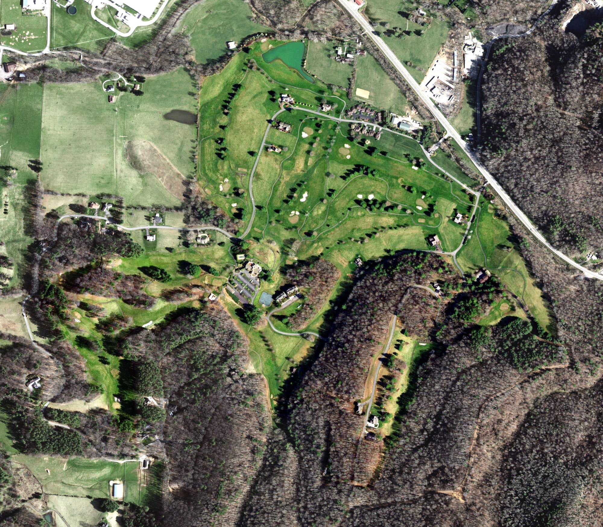 Aerial view of Redtail Mountain, TN, with its hole routing marked