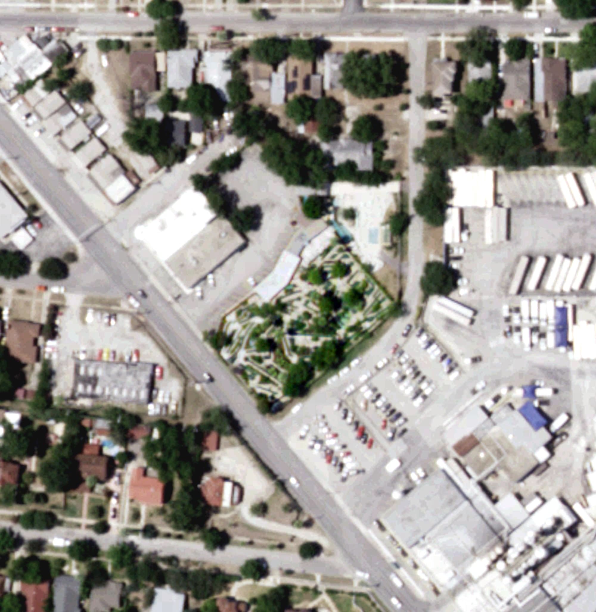 Aerial view of Cool Crest Miniature Golf Course, TX, with its hole routing marked