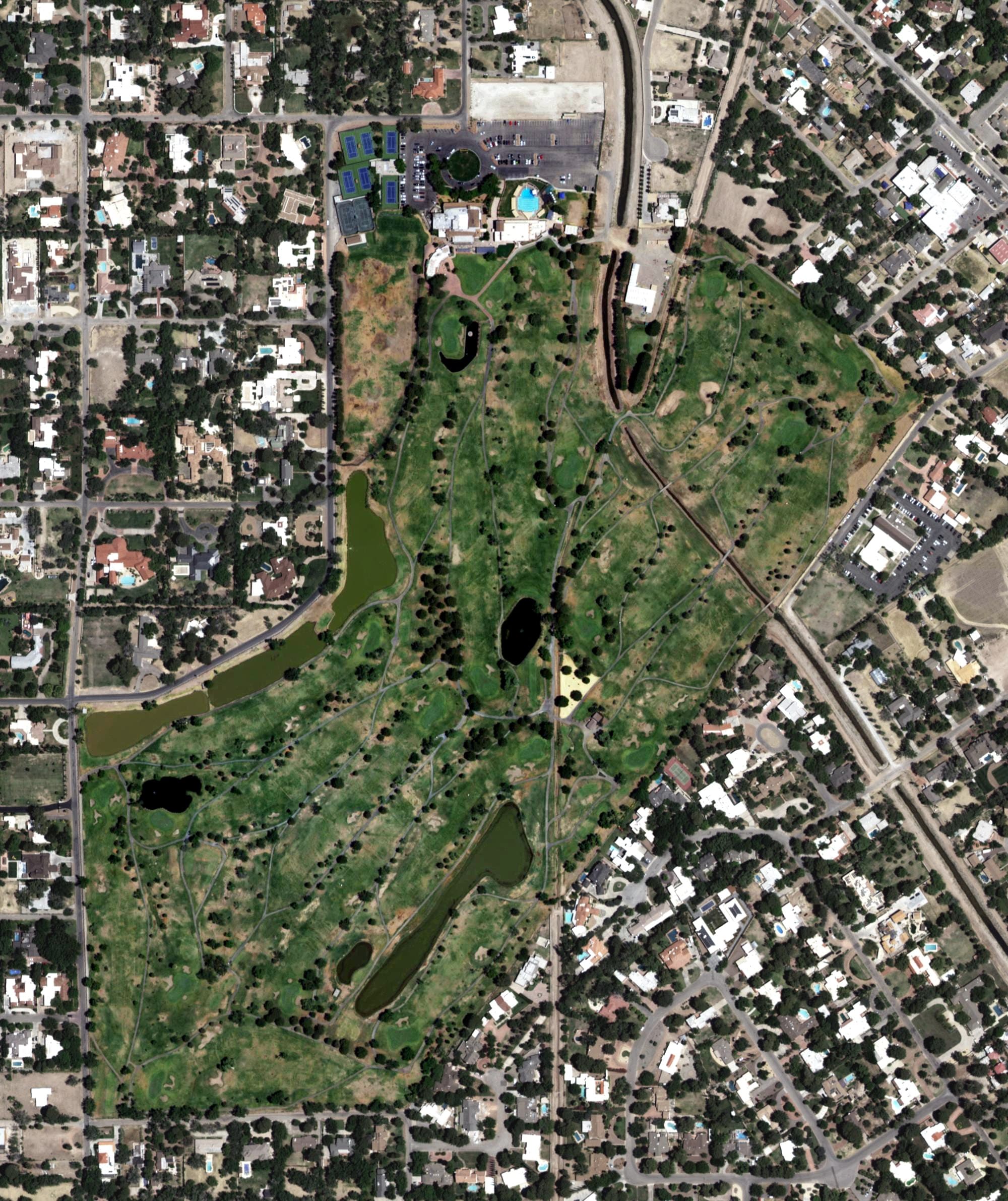 Aerial view of El Paso Country Club, TX, with its hole routing marked