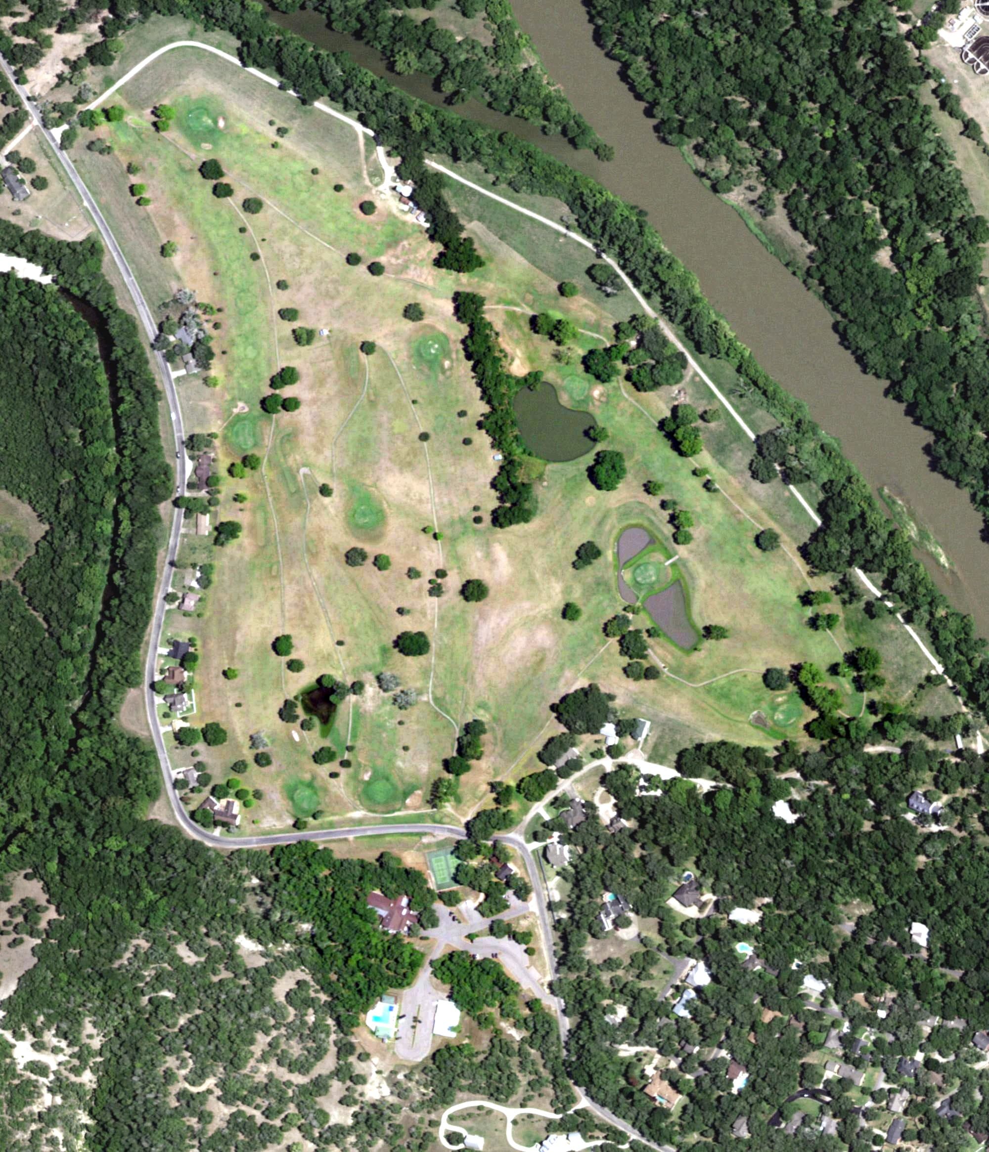 Aerial view of Frisch Auf Valley Country Club, TX, with its hole routing marked