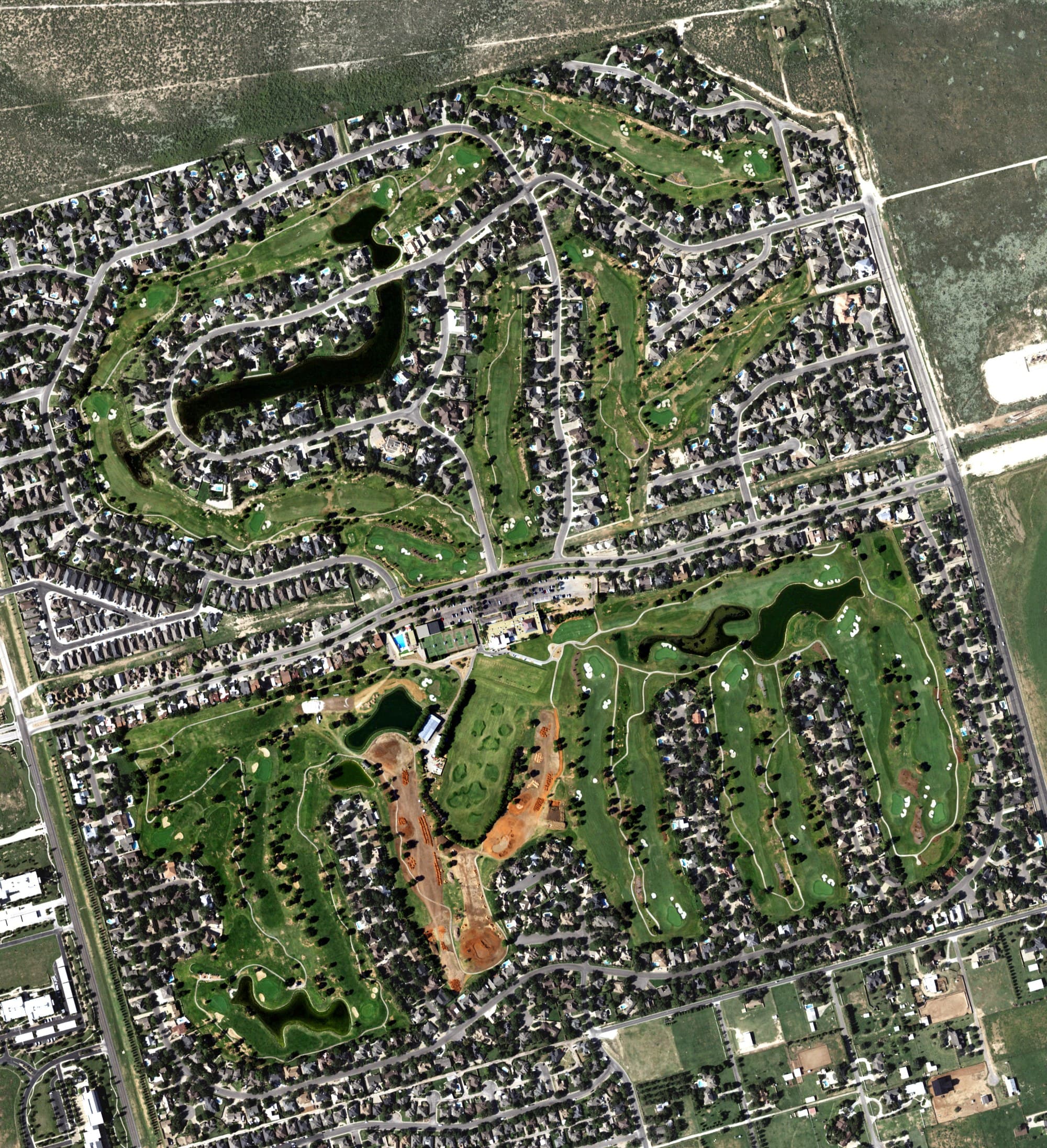 Aerial view of Green Tree Country Club, TX, with its hole routing marked
