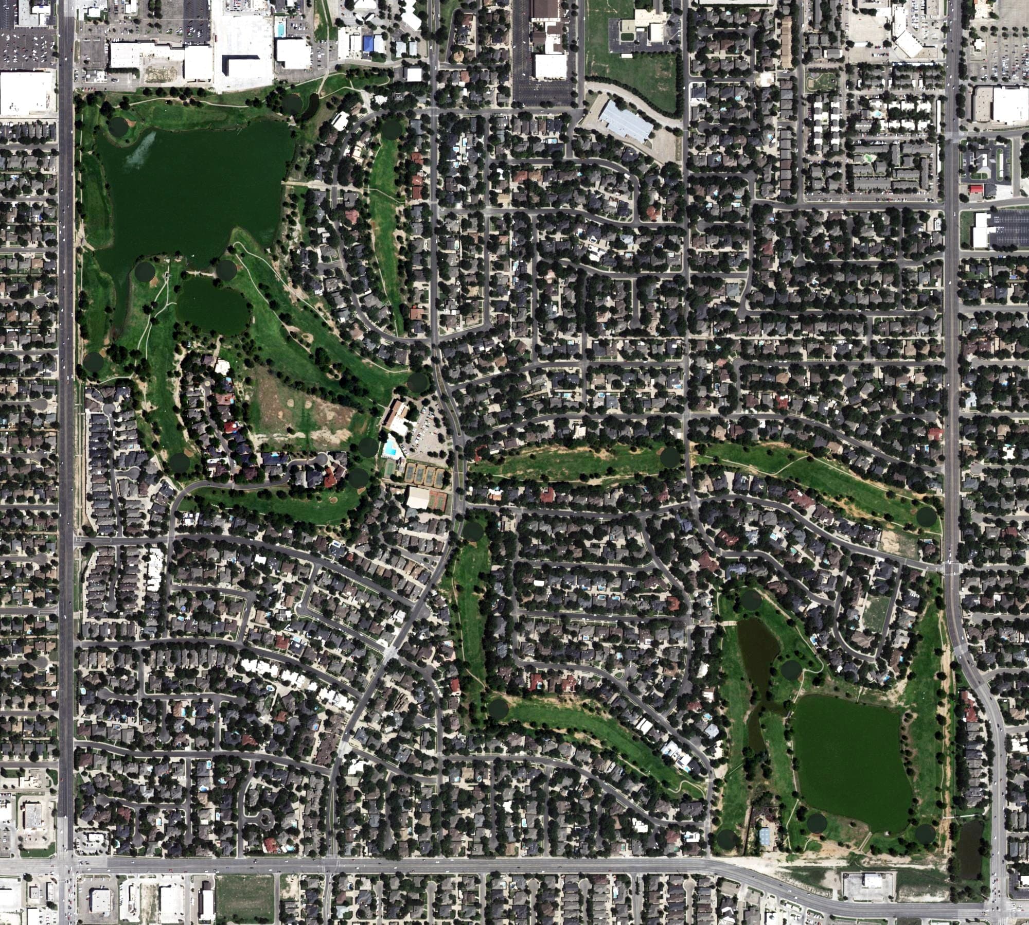 Aerial view of Lakeridge Country Club, TX, with its hole routing marked