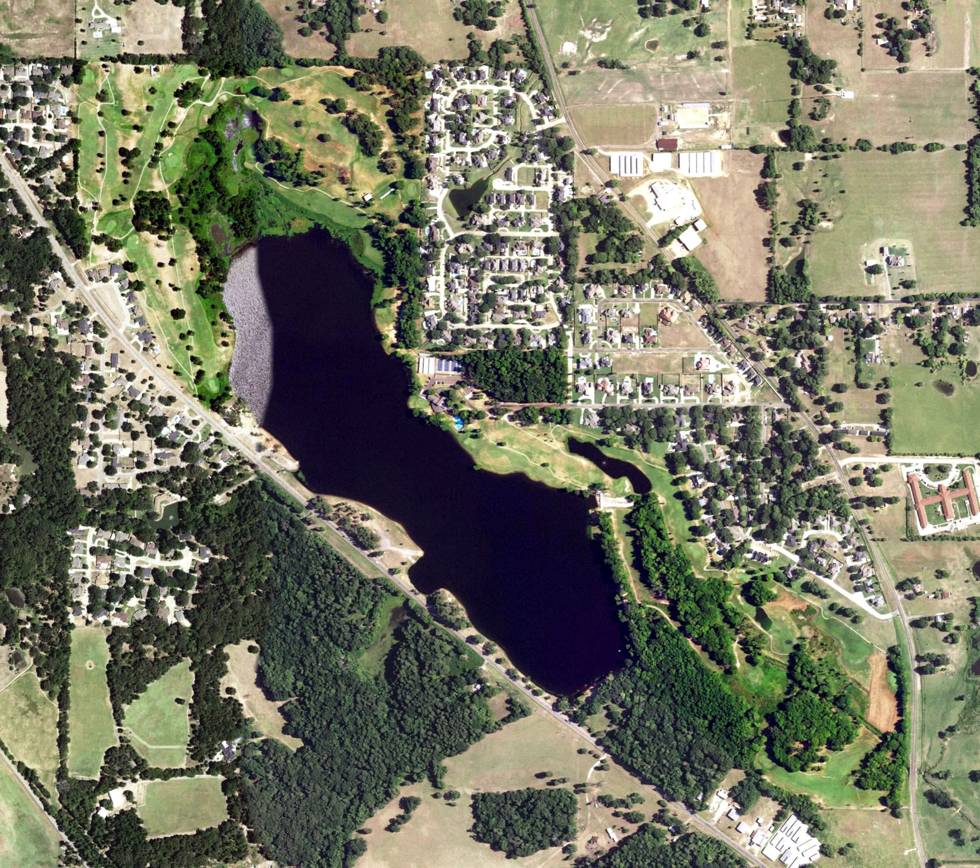 Aerial view of Mount Pleasant Country Club, TX, with its hole routing marked