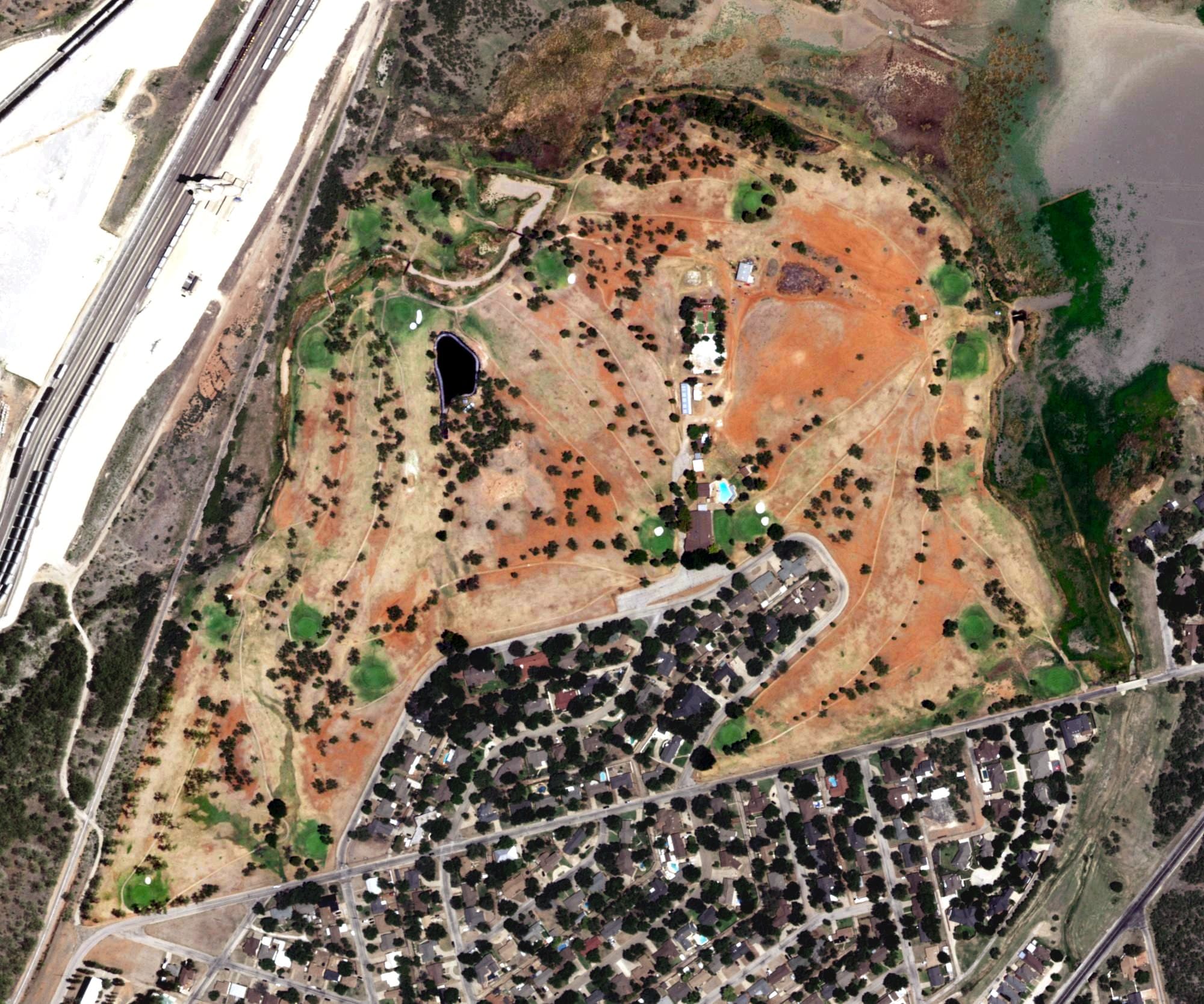 Aerial view of Sweetwater Country Club, TX, with its hole routing marked