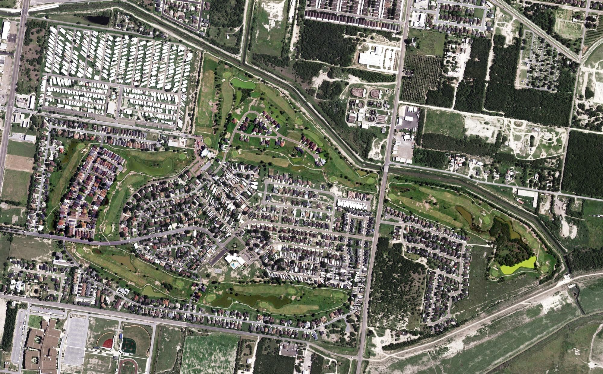 Aerial view of Tierra Del Sol Golf Club, TX, with its hole routing marked