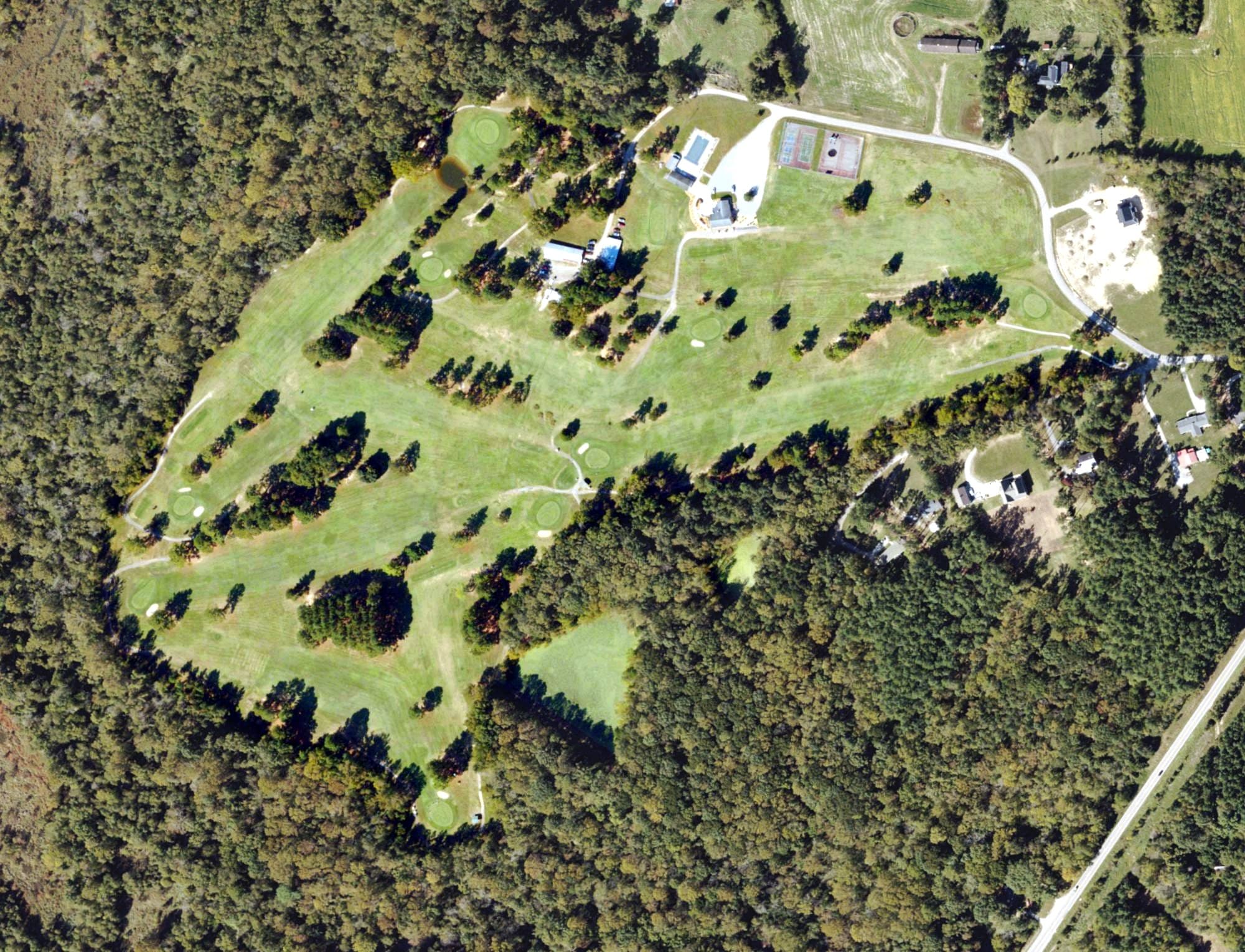 Aerial view of Nottoway River Country Club, VA, with its hole routing marked