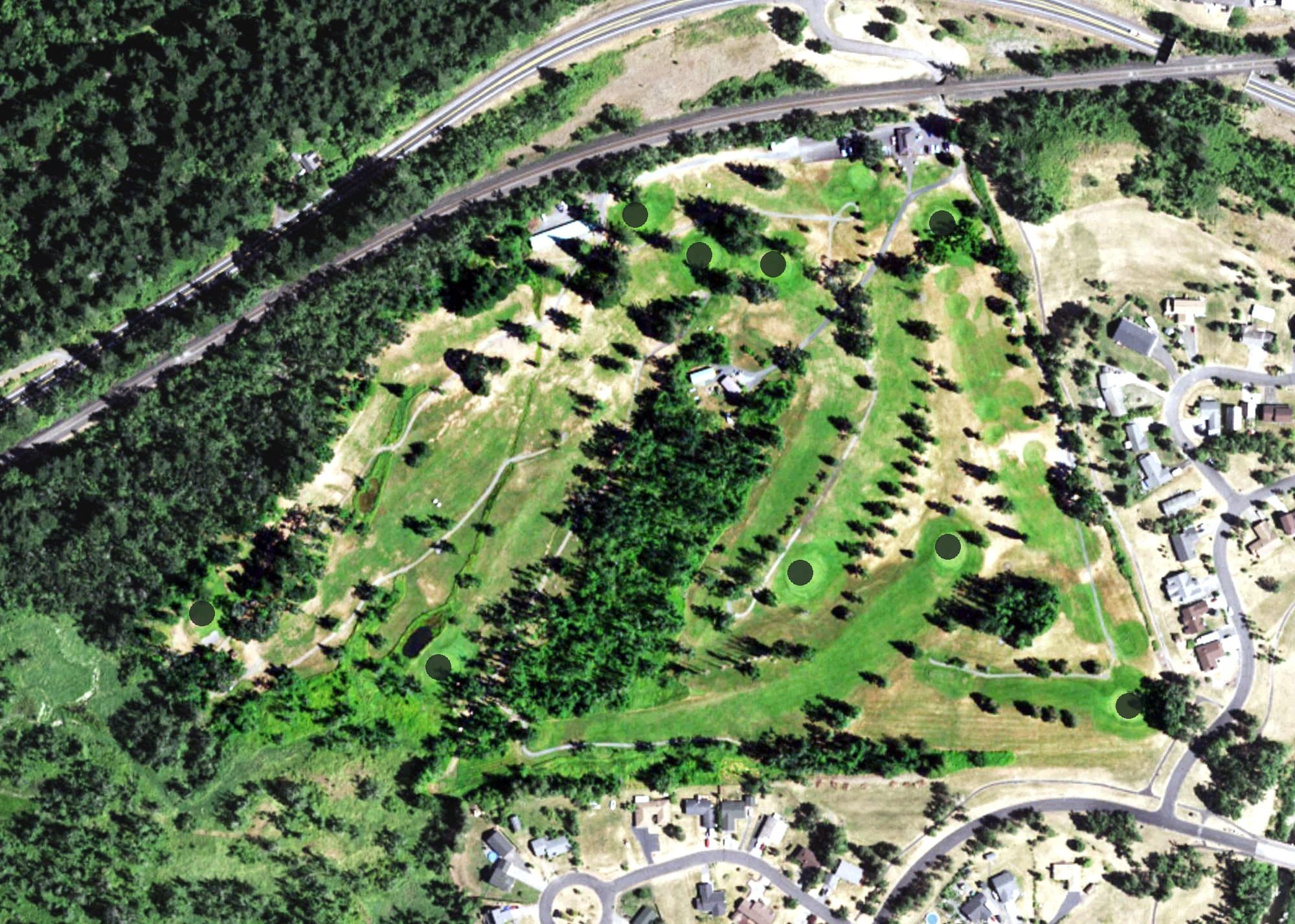 Aerial view of Beacon Rock Golf Course, WA, with its hole routing marked