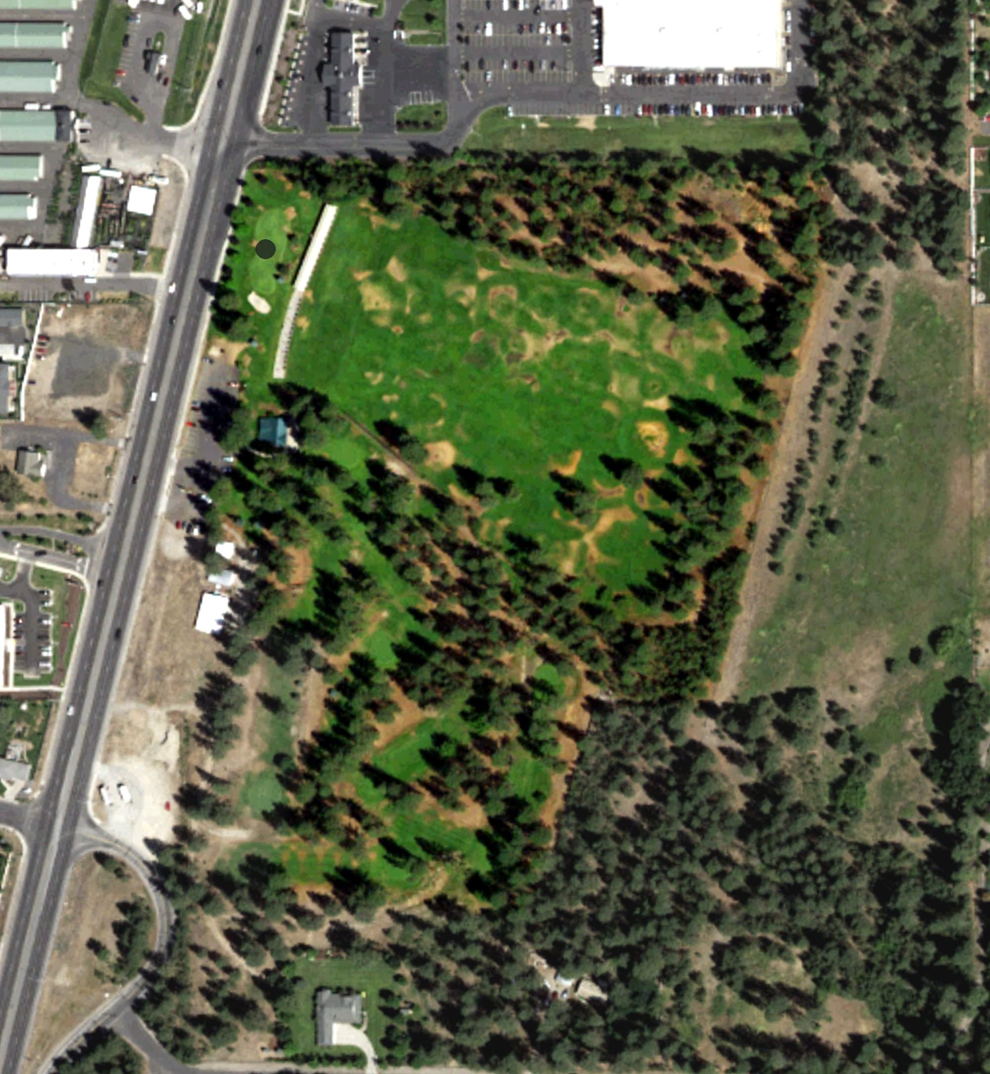 Aerial view of Pine Acres Par 3, WA, with its hole routing marked
