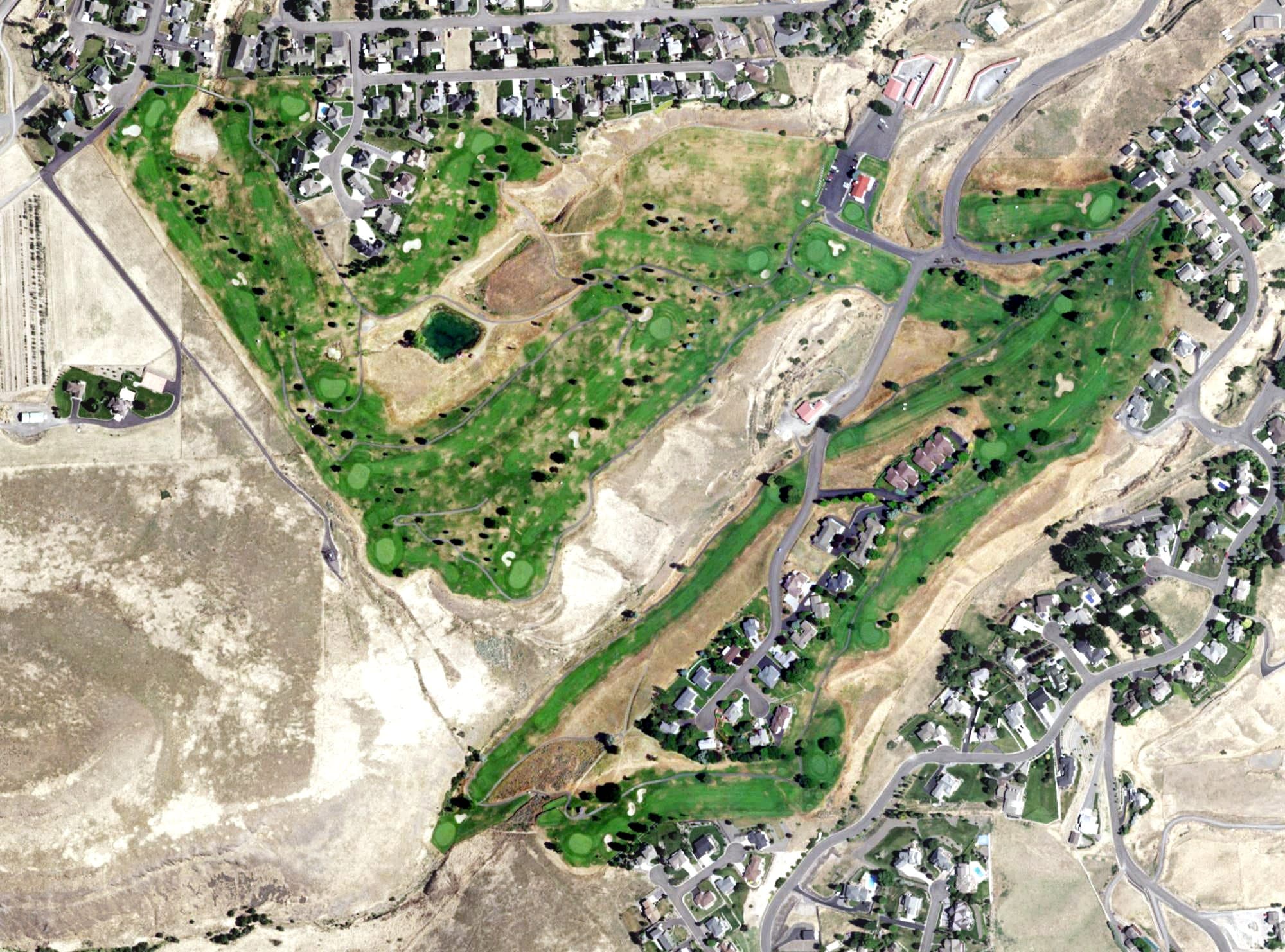 Aerial view of Quail Ridge Golf Course, WA, with its hole routing marked