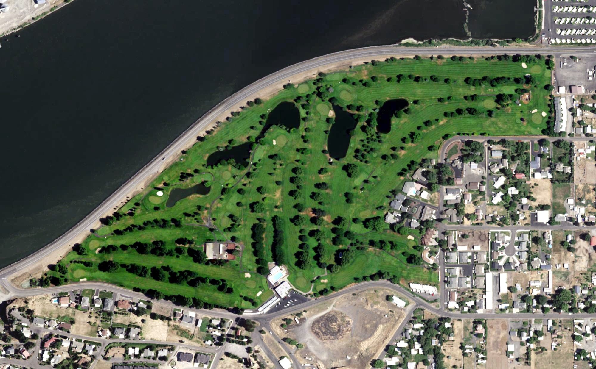 Aerial view of Red Wolf Golf Club, WA, with its hole routing marked