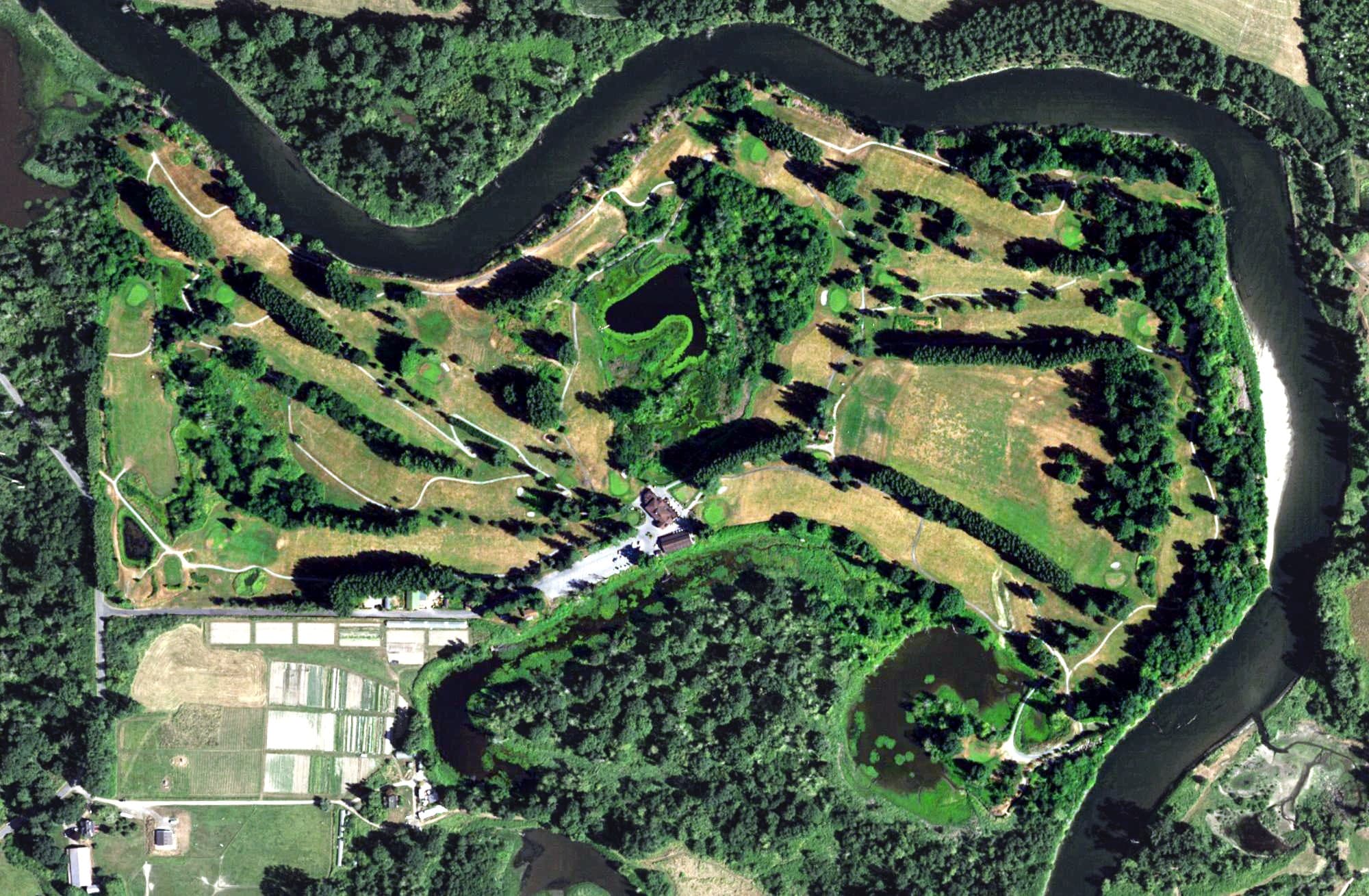 Aerial view of The Blue Heron Golf Course, WA, with its hole routing marked