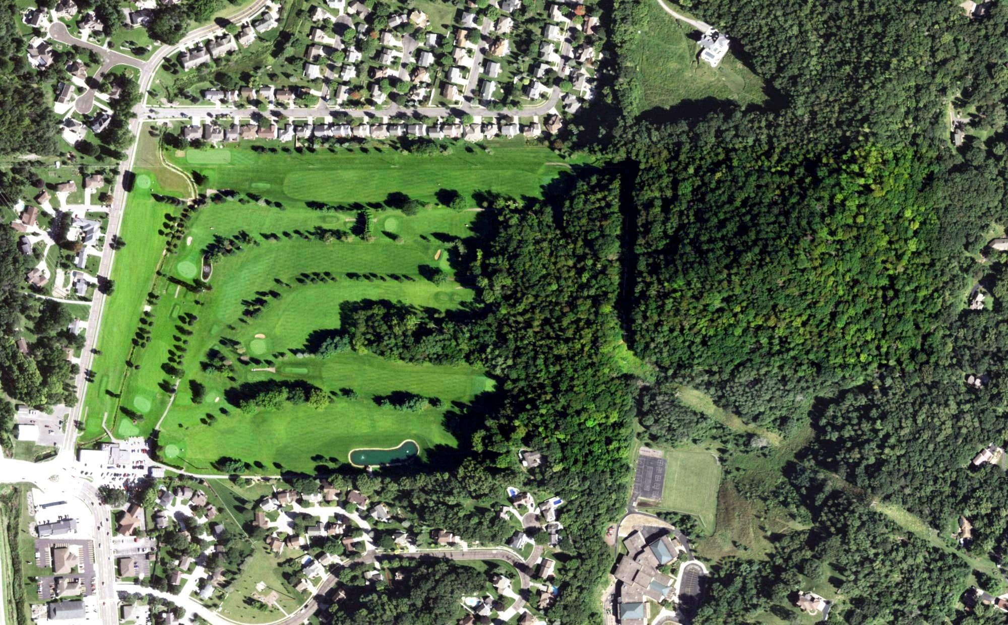 Aerial view of Coulee Golf Bowl, WI, with its hole routing marked